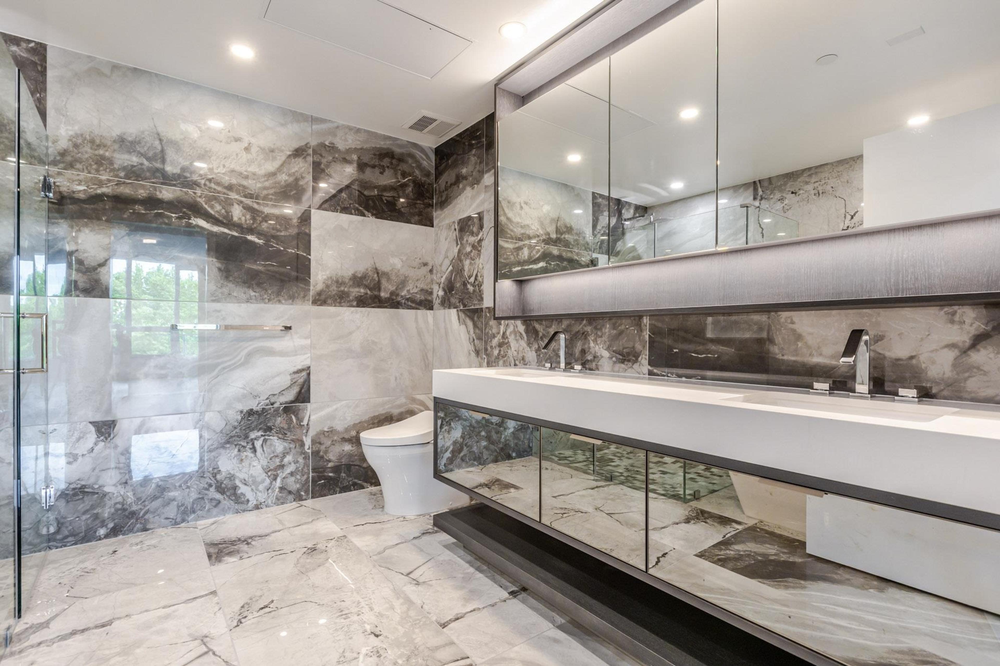 #314 1342 JOHNSTON ROAD - 17