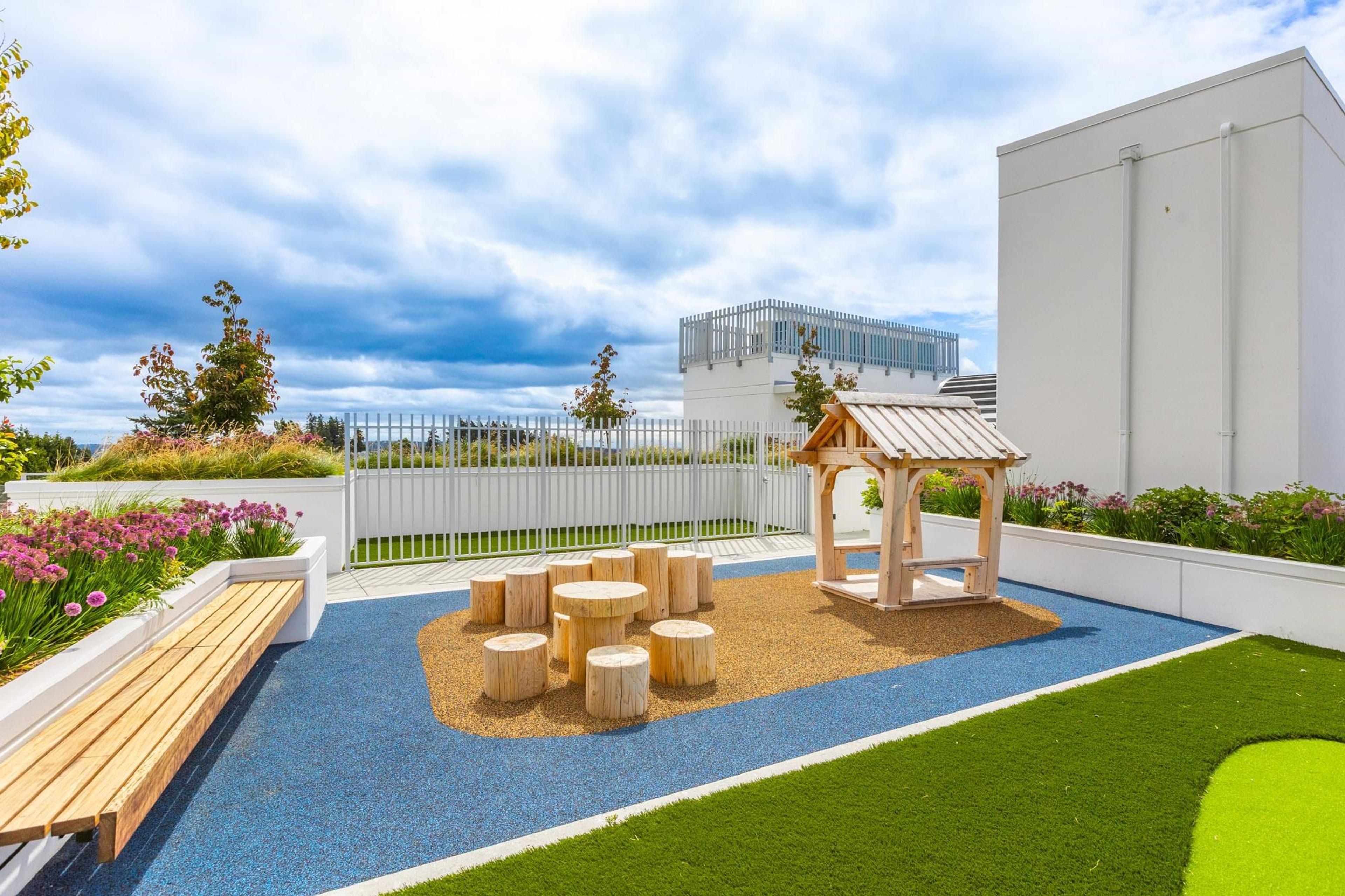 #314 1342 JOHNSTON ROAD - 34