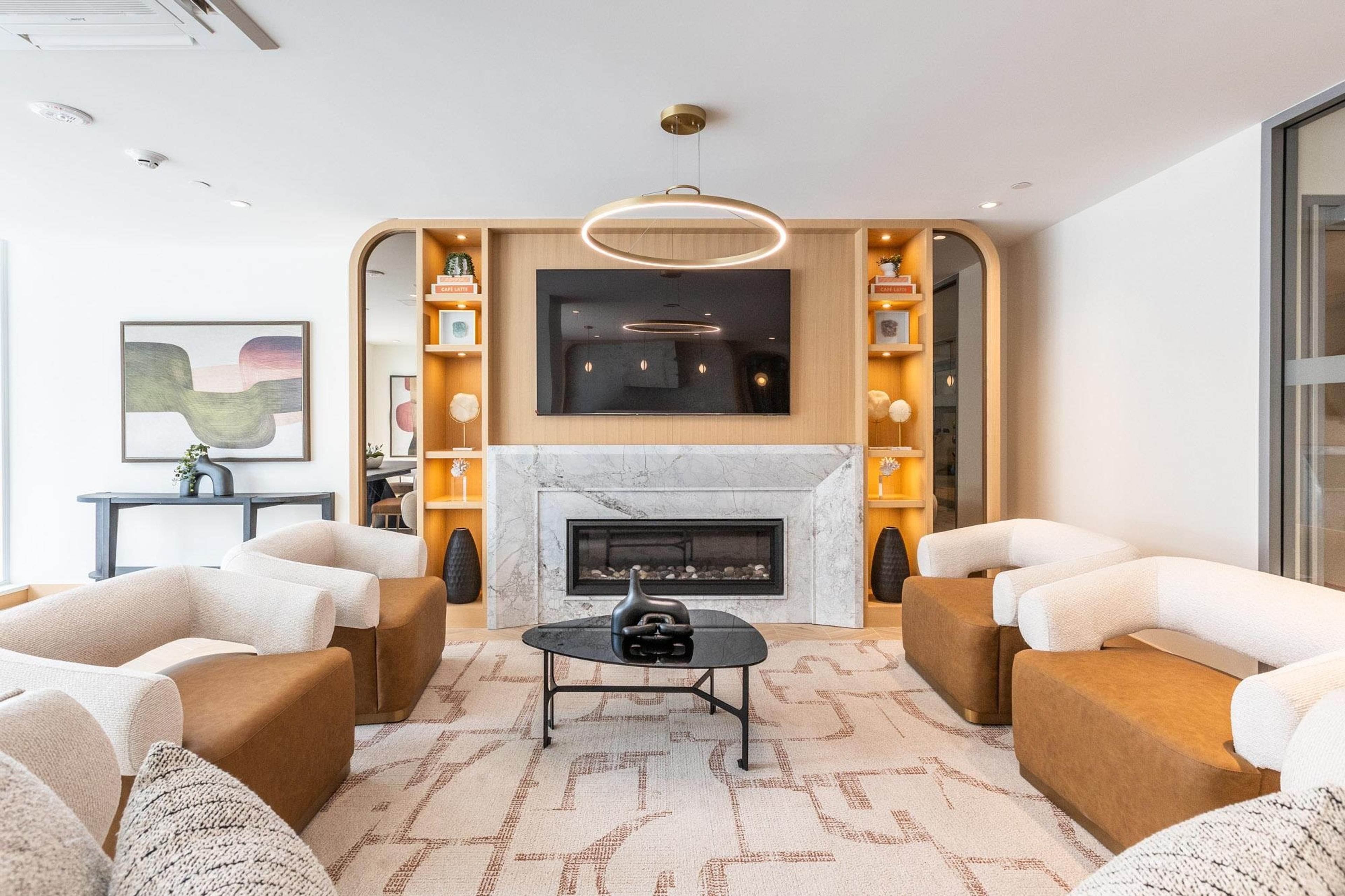 #314 1342 JOHNSTON ROAD - 30