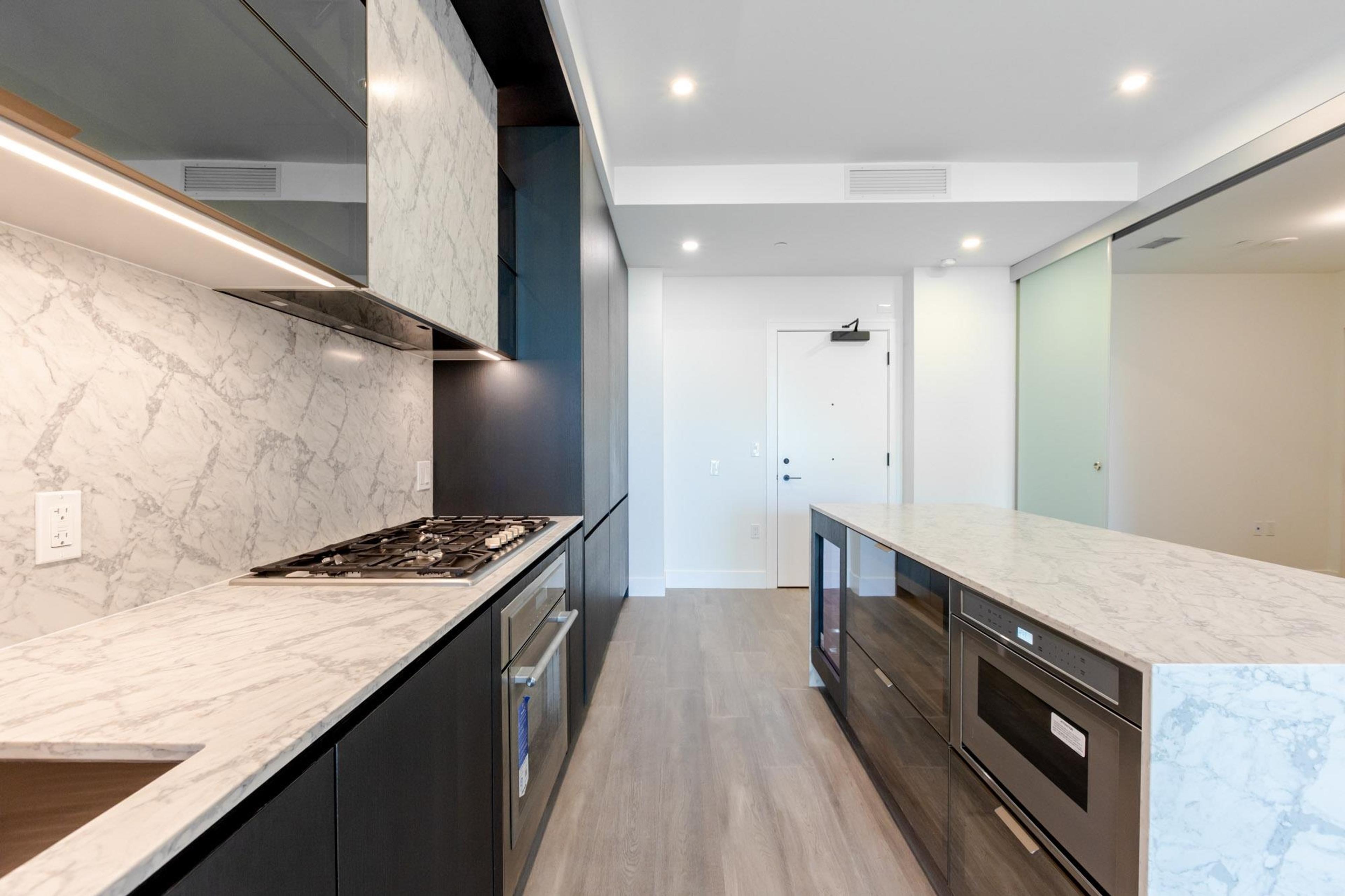 #314 1342 JOHNSTON ROAD - 4