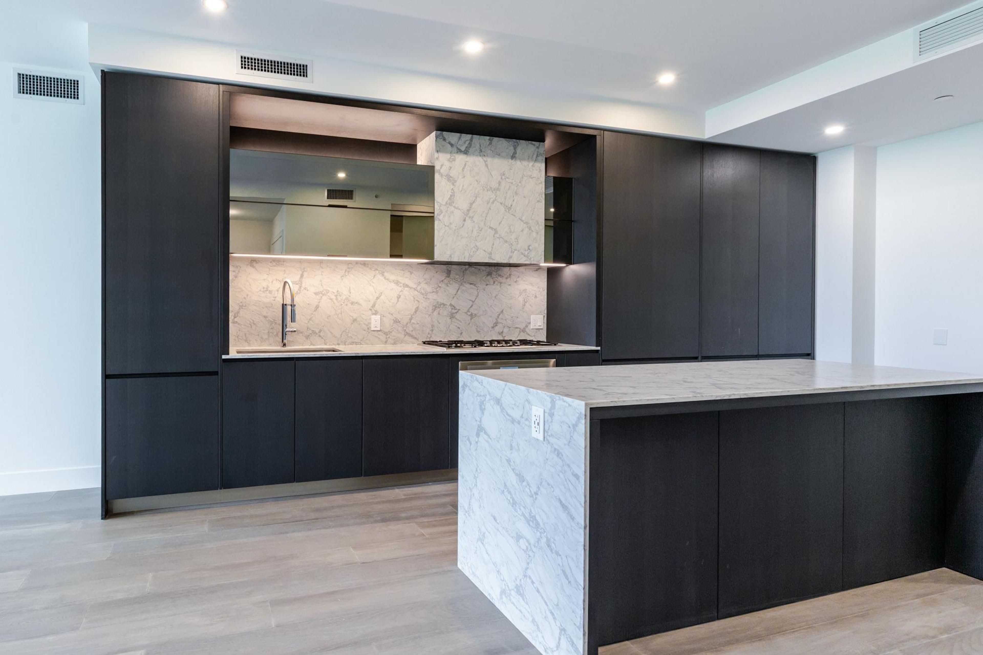 #314 1342 JOHNSTON ROAD - 8