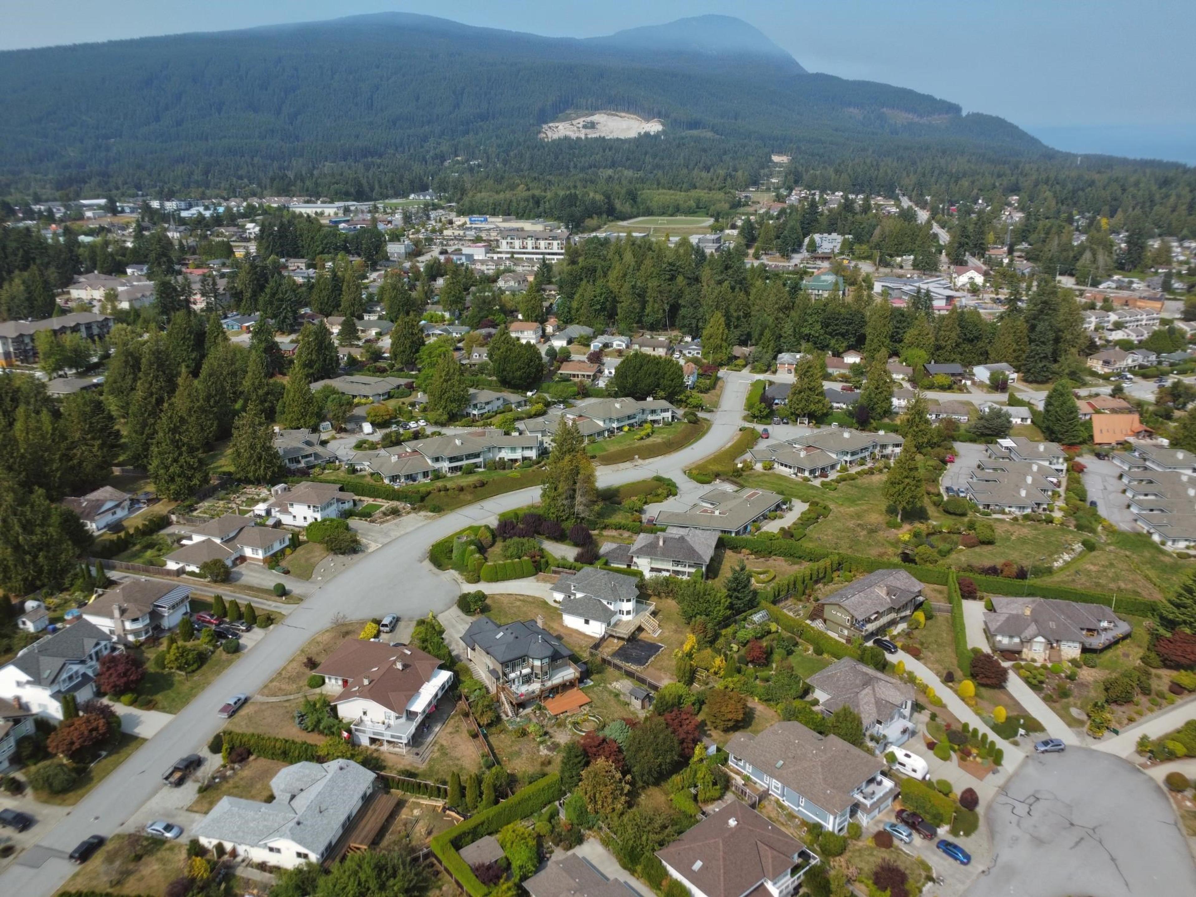 522 EAGLECREST DRIVE - 21