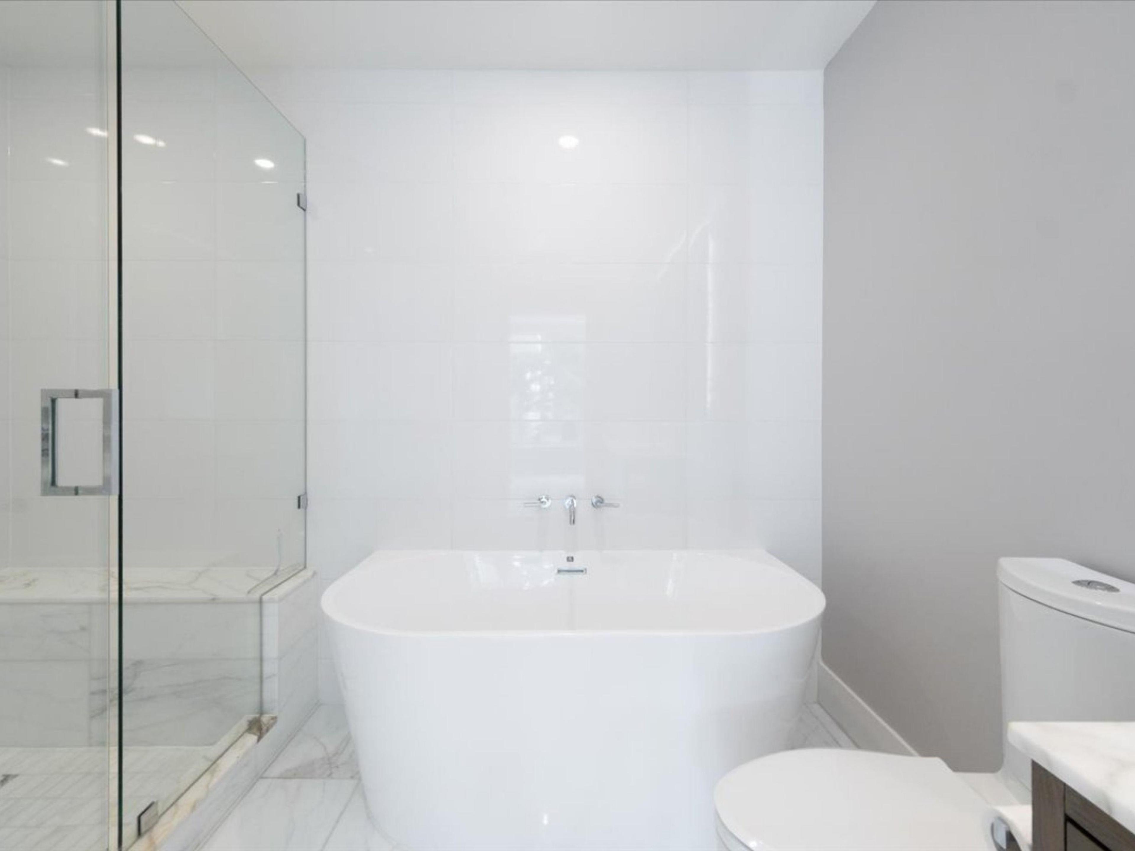 #305 1501 VIDAL STREET - 17