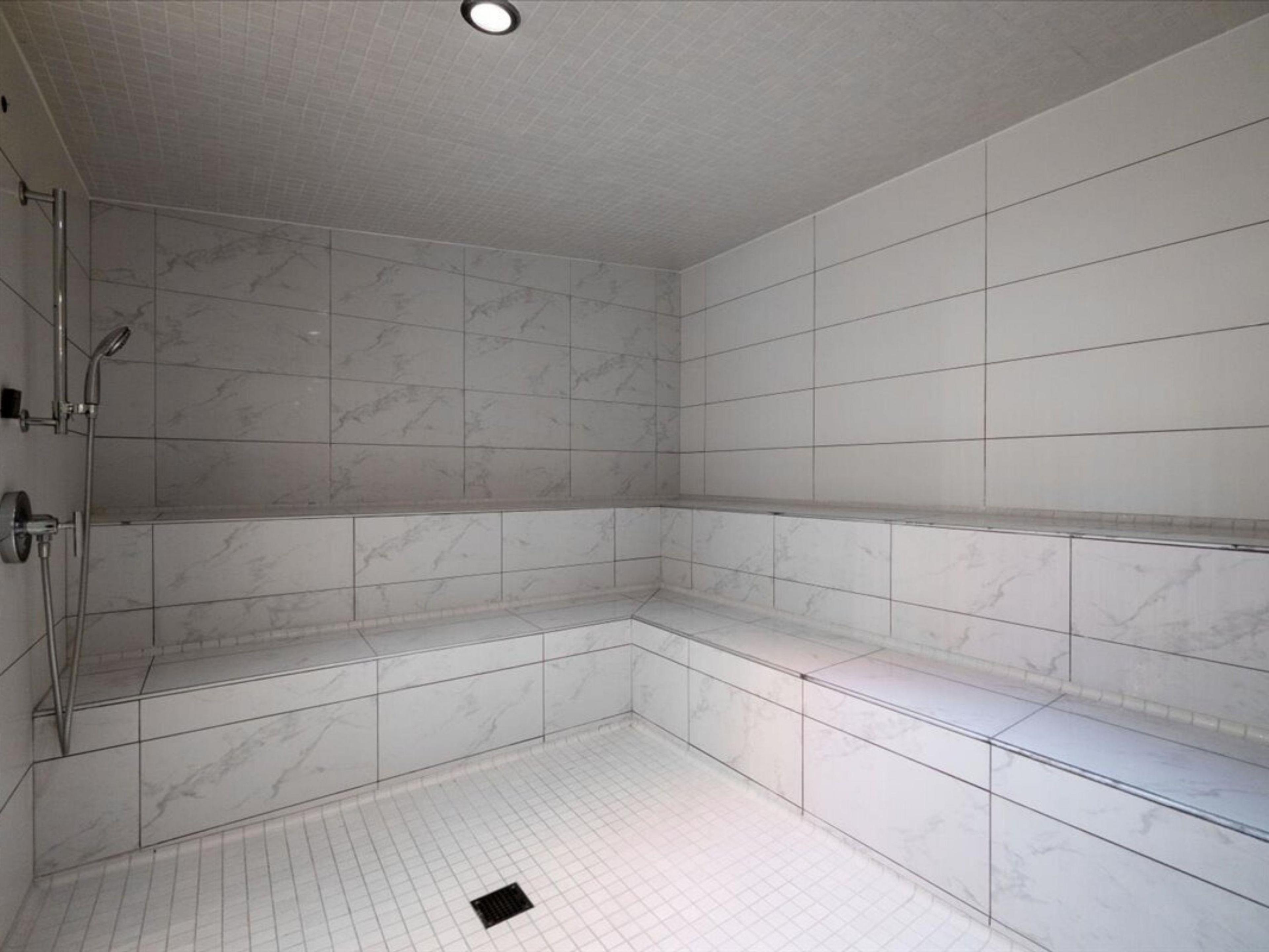 #305 1501 VIDAL STREET - 32