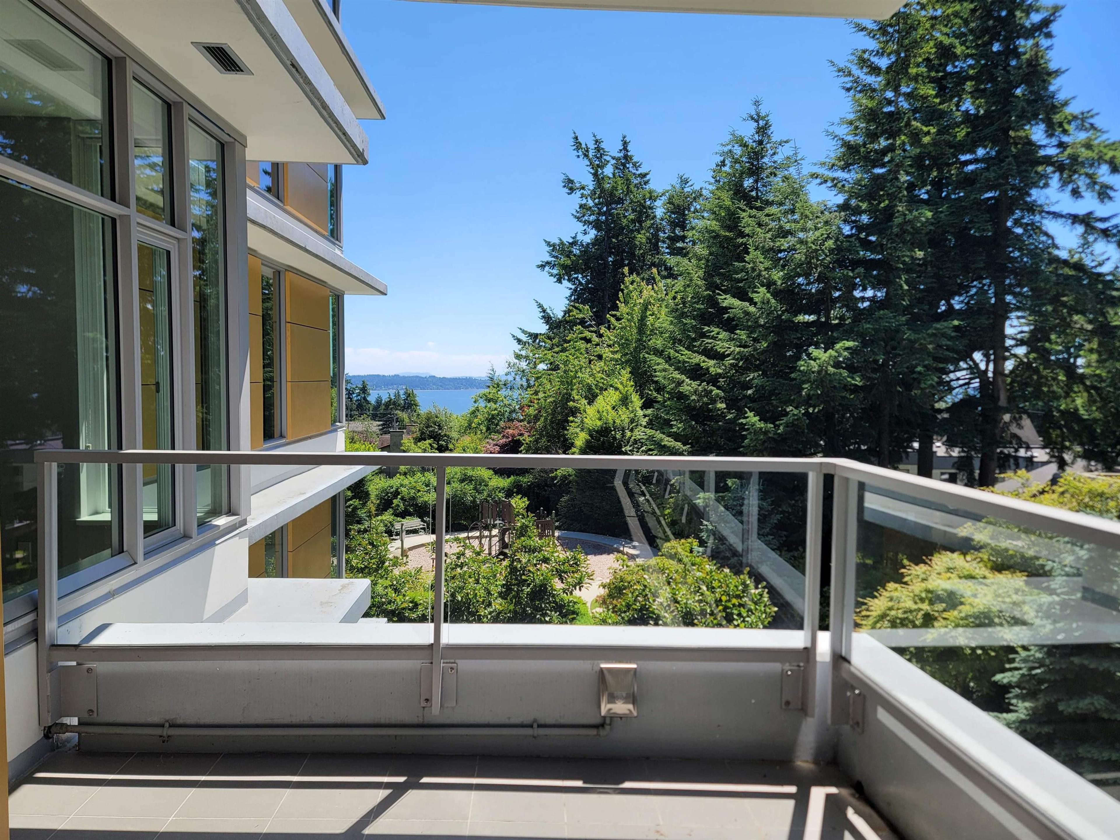 #305 1501 VIDAL STREET - 11