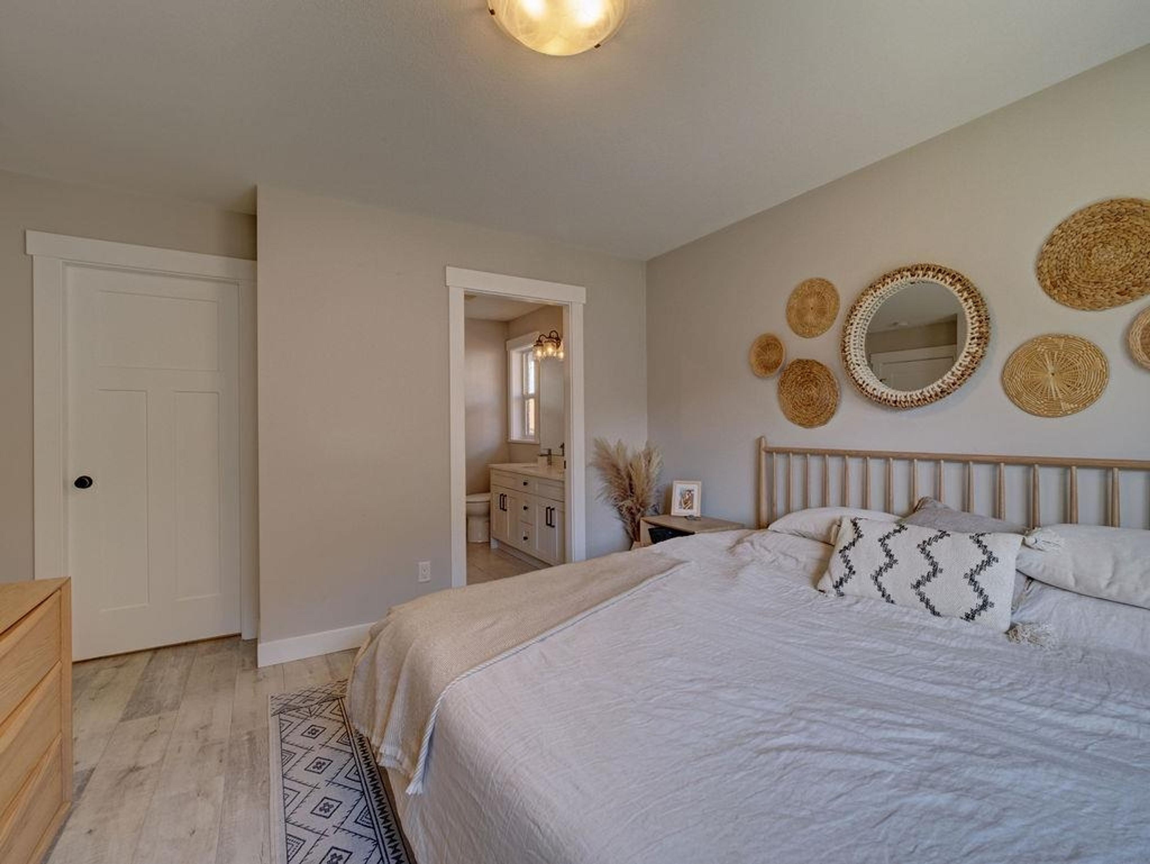 6078 KINGBIRD AVENUE - 24