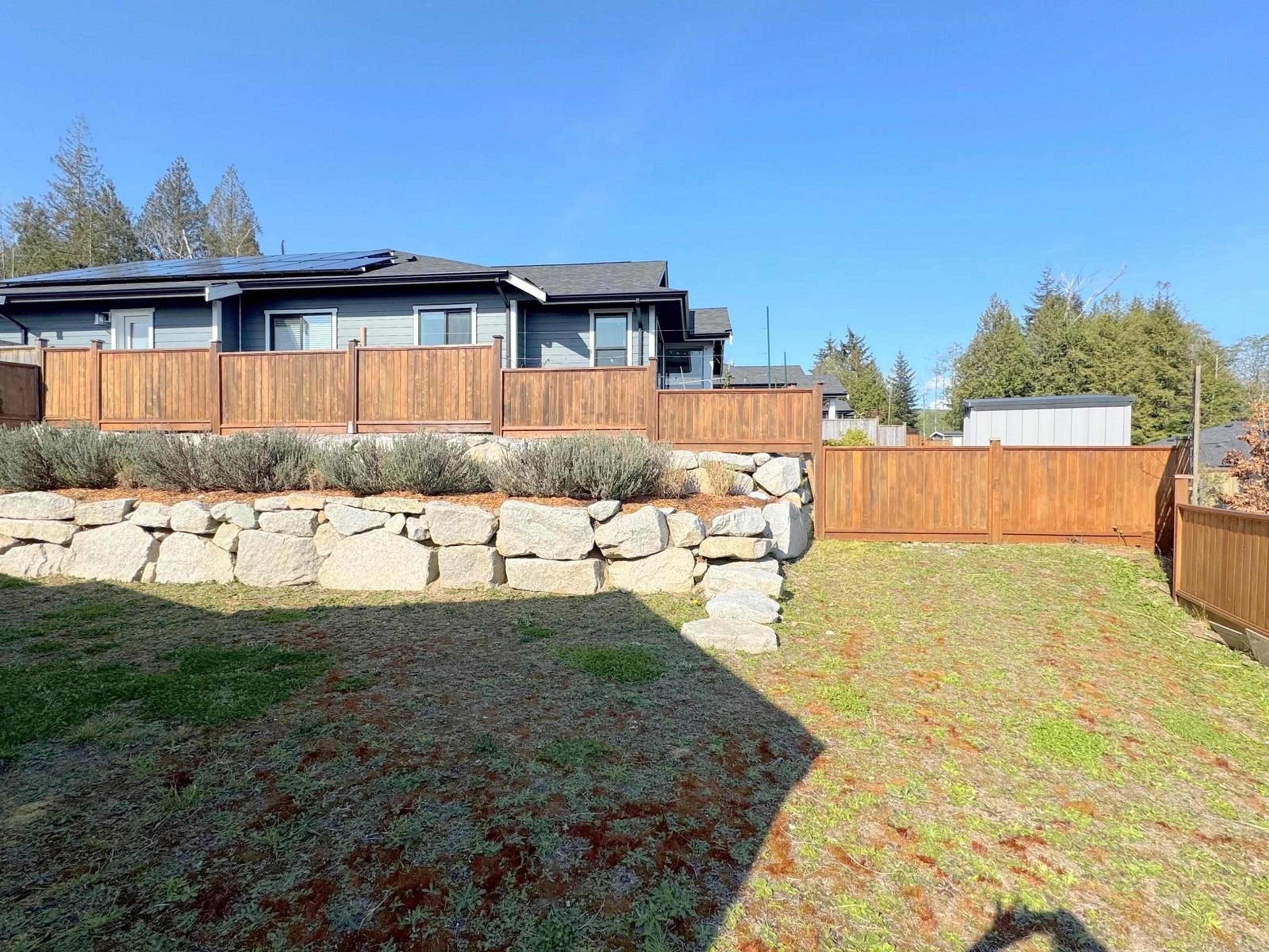 6078 KINGBIRD AVENUE - 33