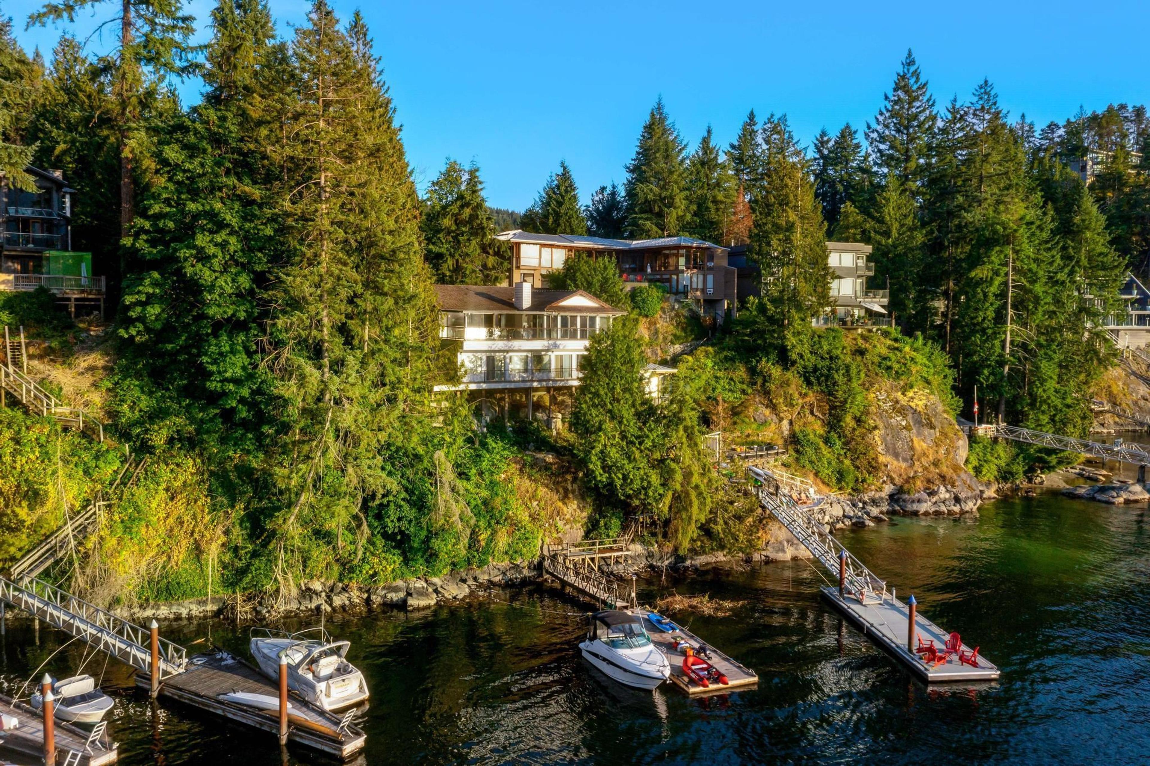 4995 ROBSON ROAD - 6