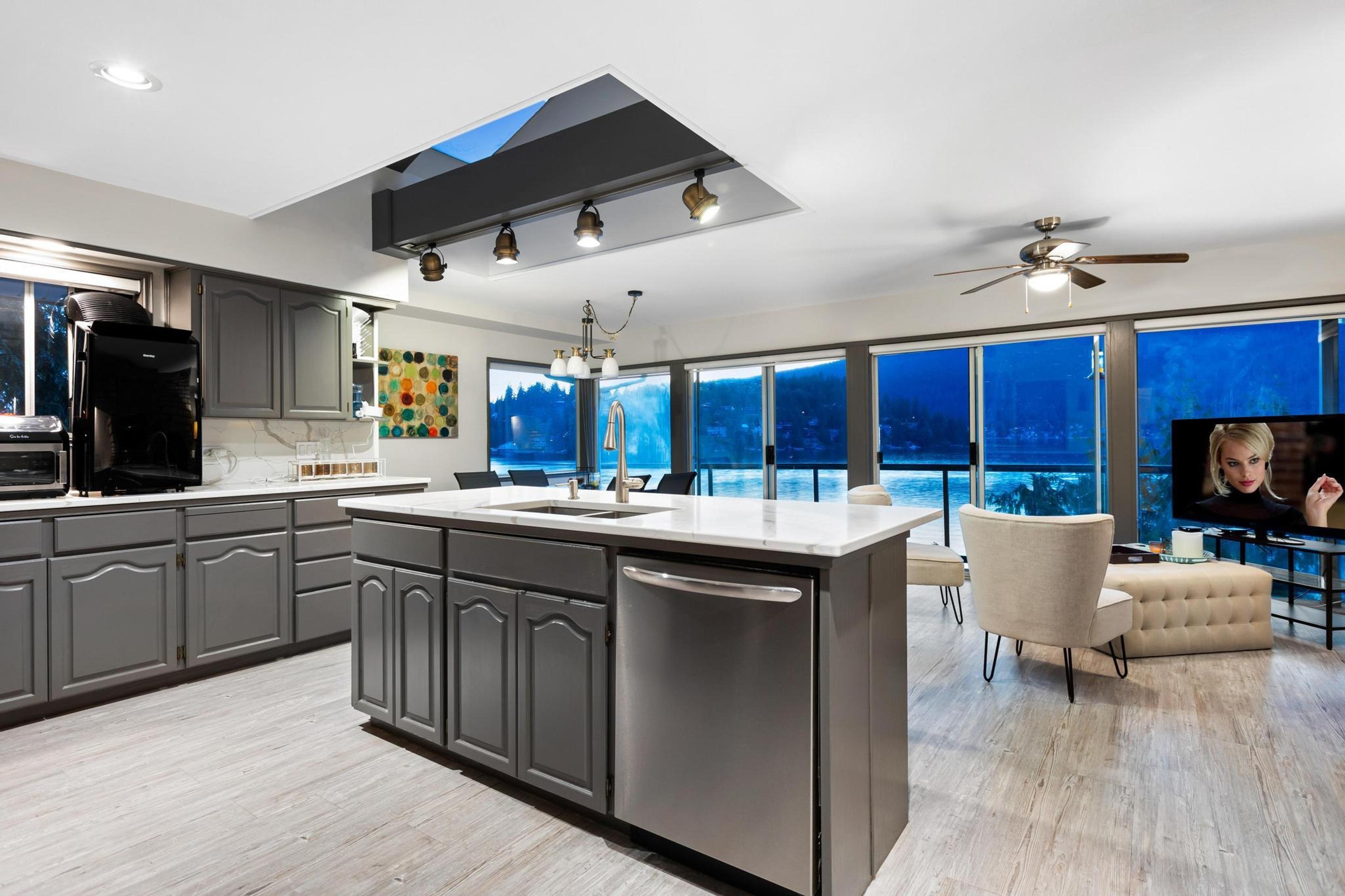 4995 ROBSON ROAD - 10