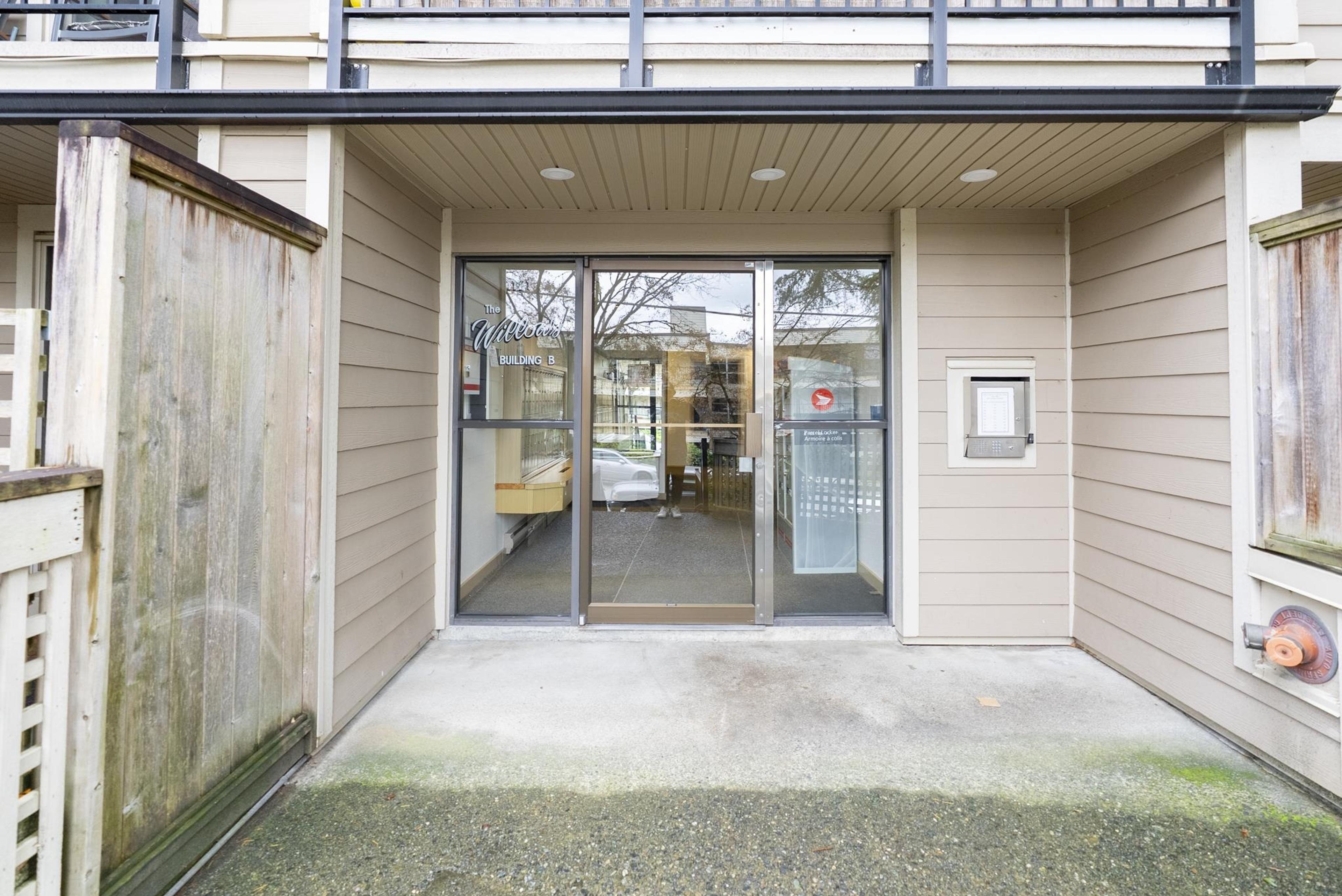 1121 Howie Avenue, Coquitlam - Exteriors - Photo 4