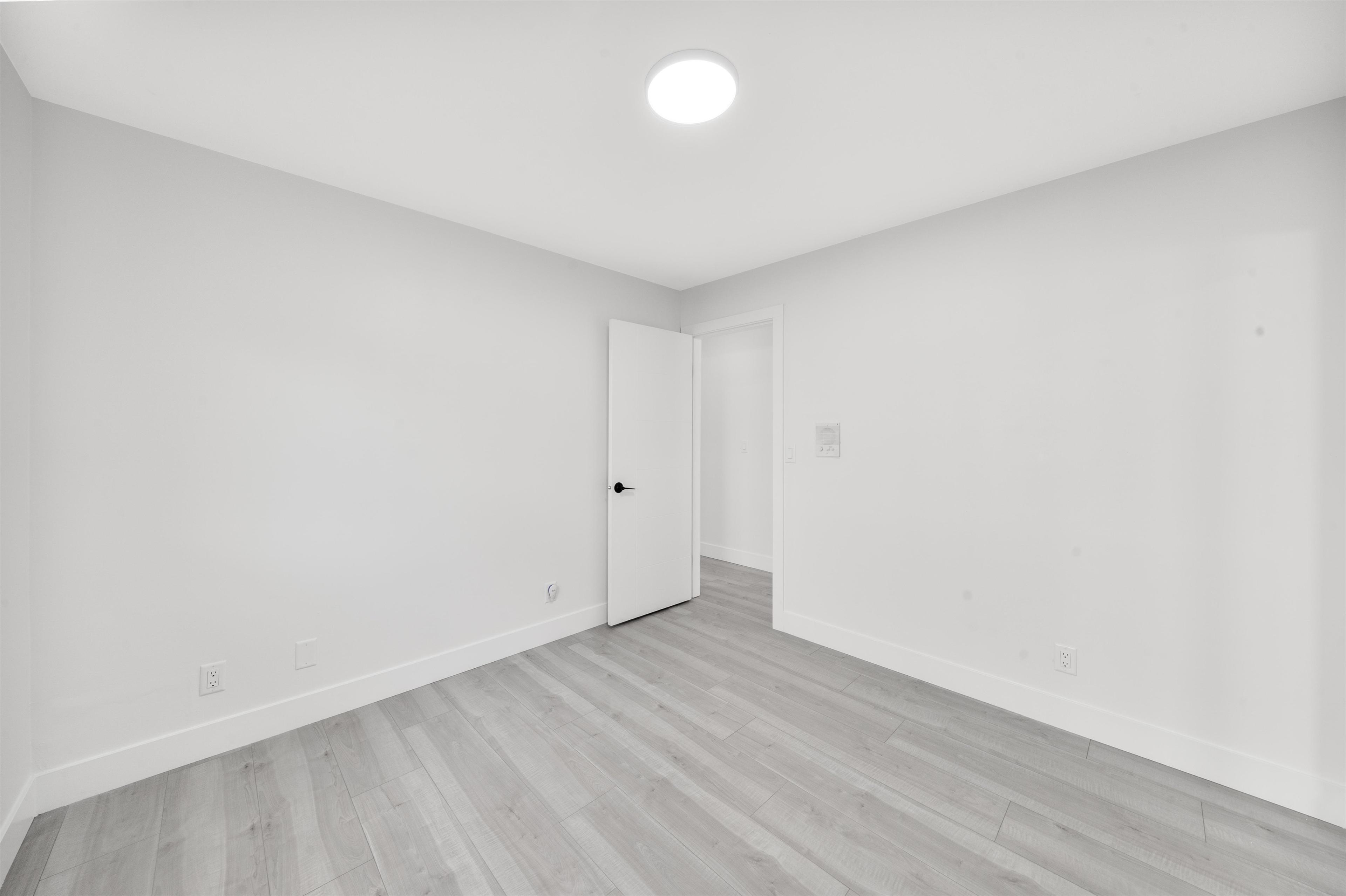 5811 SPROTT STREET - Image 12