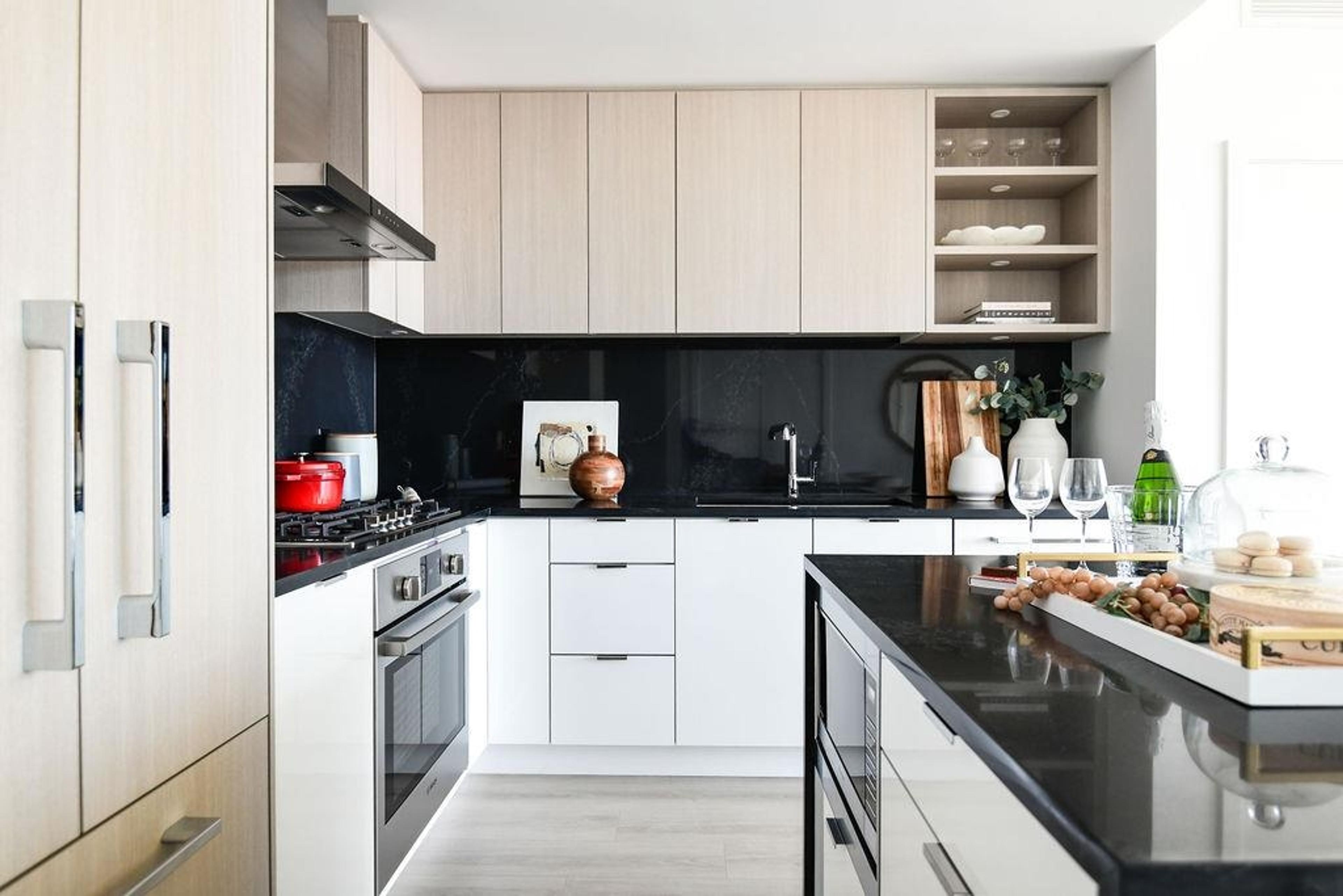 #2008 4988 BENNETT STREET - Image 5