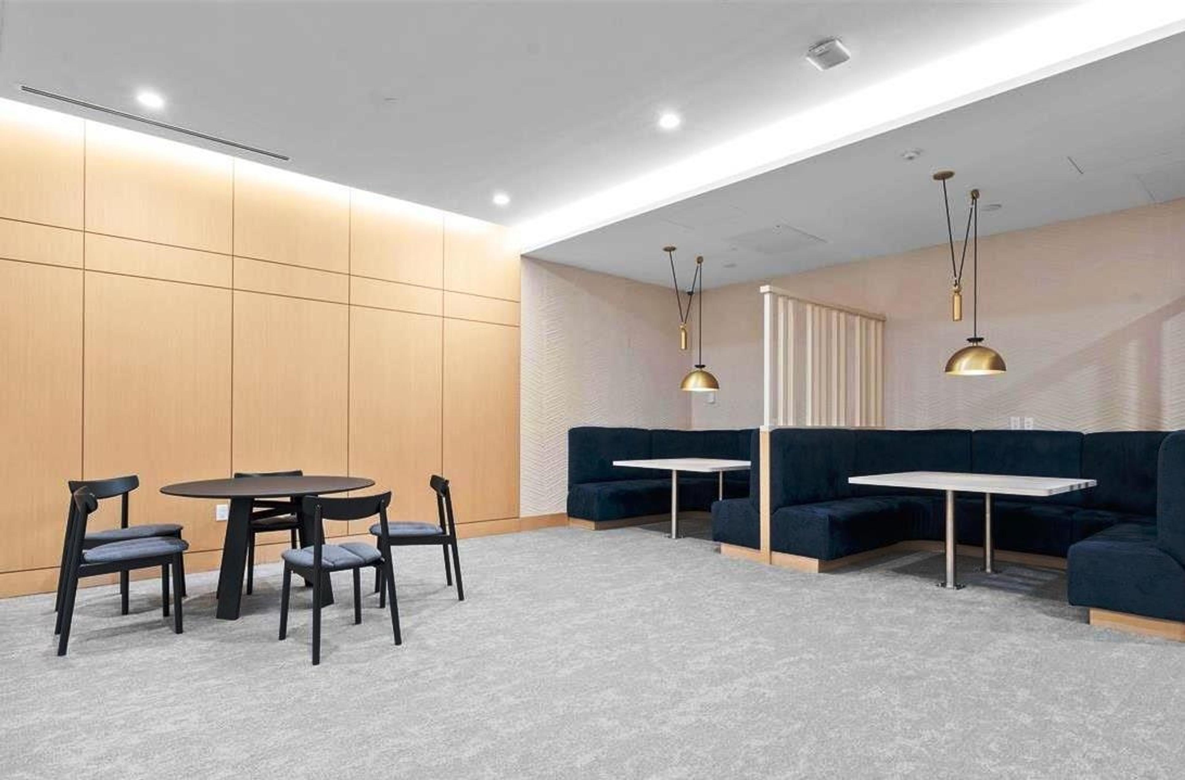 #1107 4890 LOUGHEED HIGHWAY - Image 17