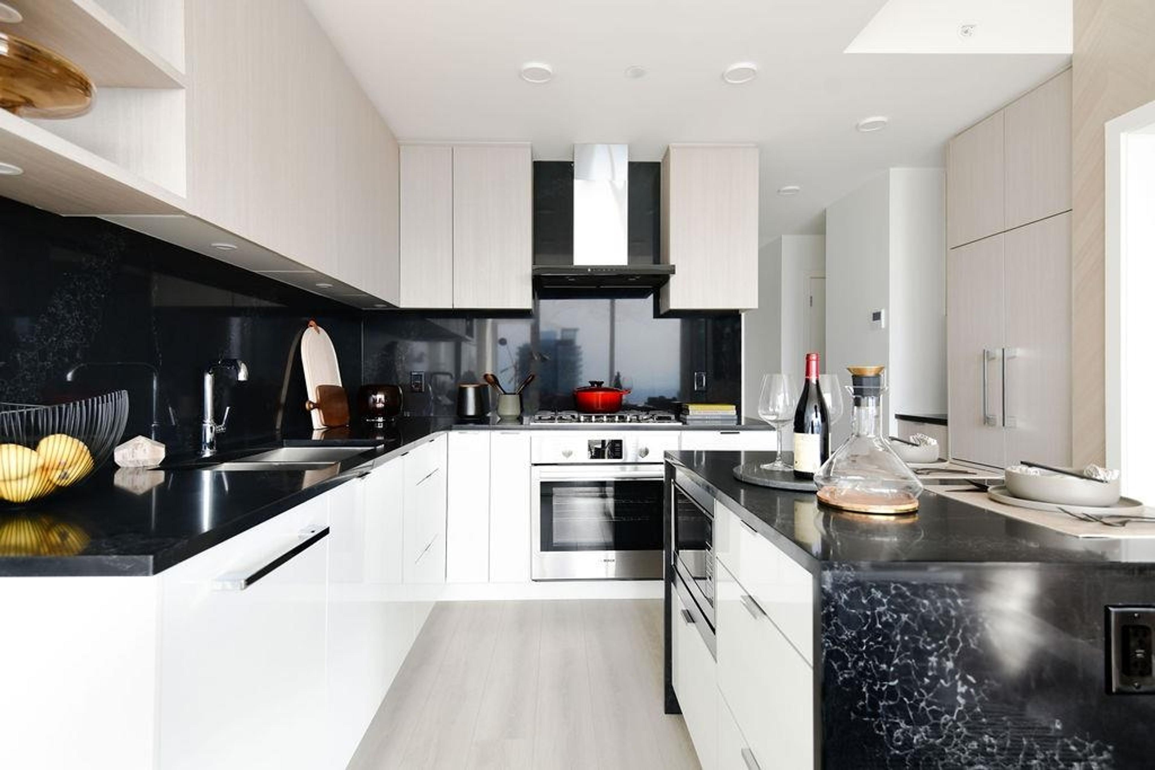 #3005 4988 BENNETT STREET - Image 6