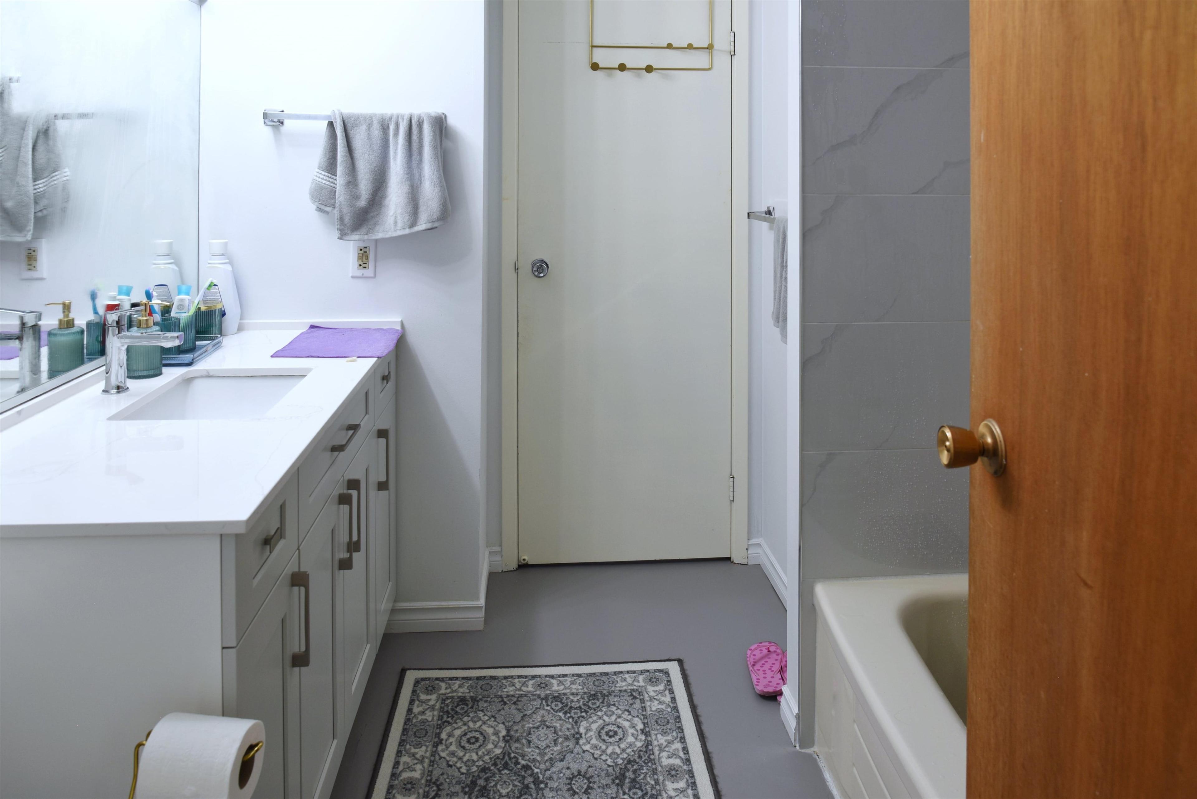 #204 6455 WILLINGDON AVENUE - Image 8