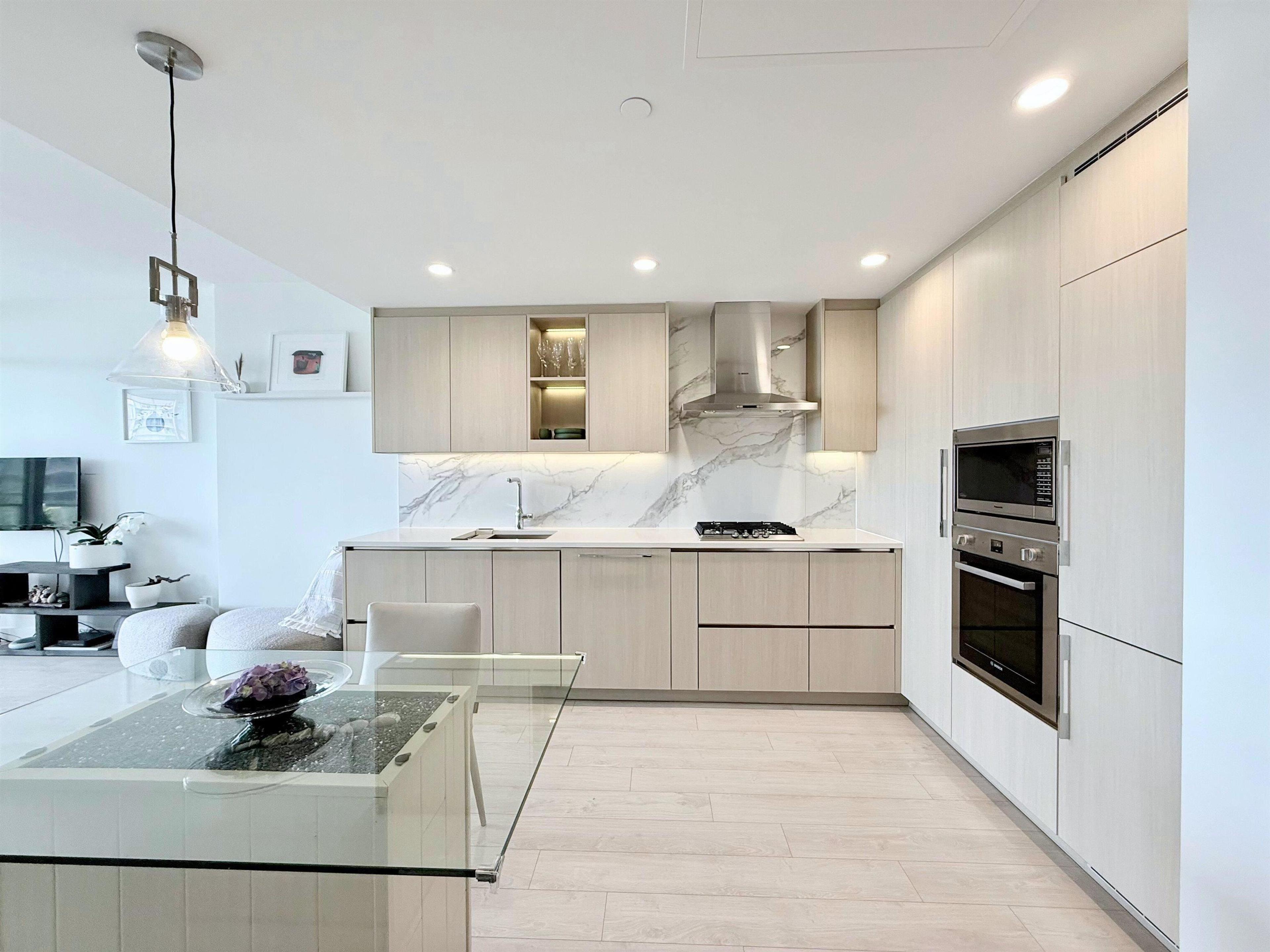 #610 4890 LOUGHEED HIGHWAY - Image 16