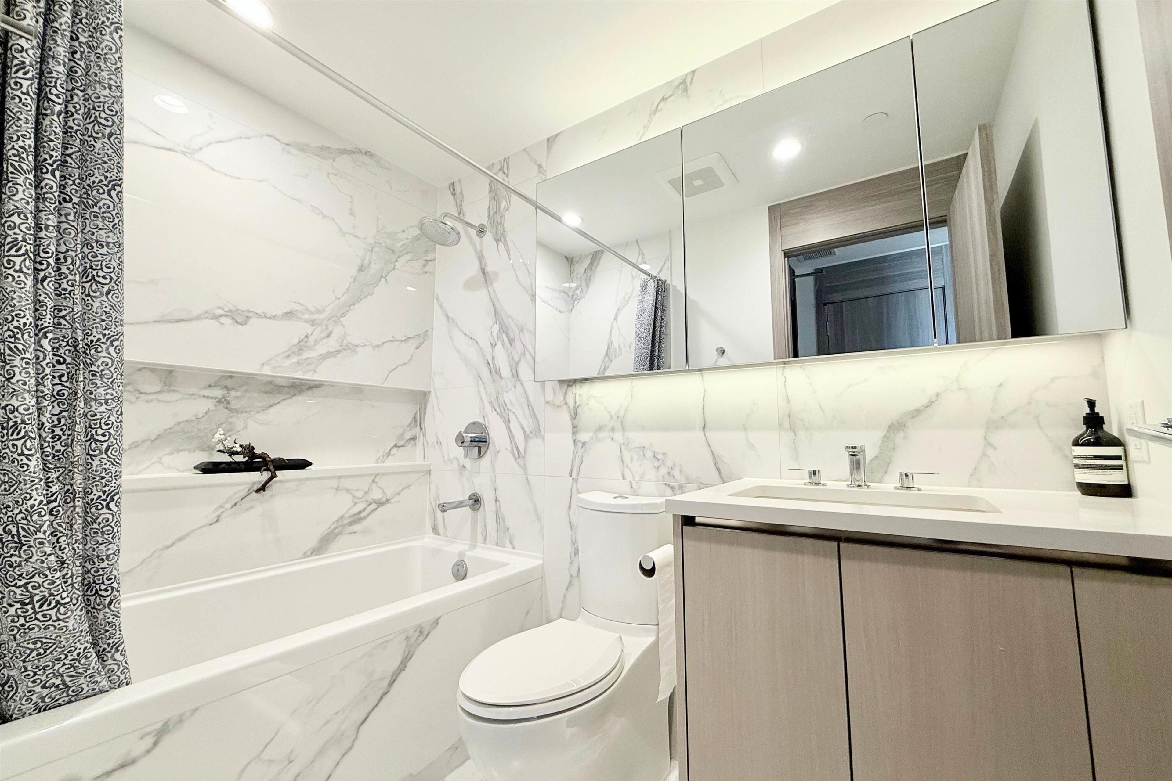 #610 4890 LOUGHEED HIGHWAY - Image 15