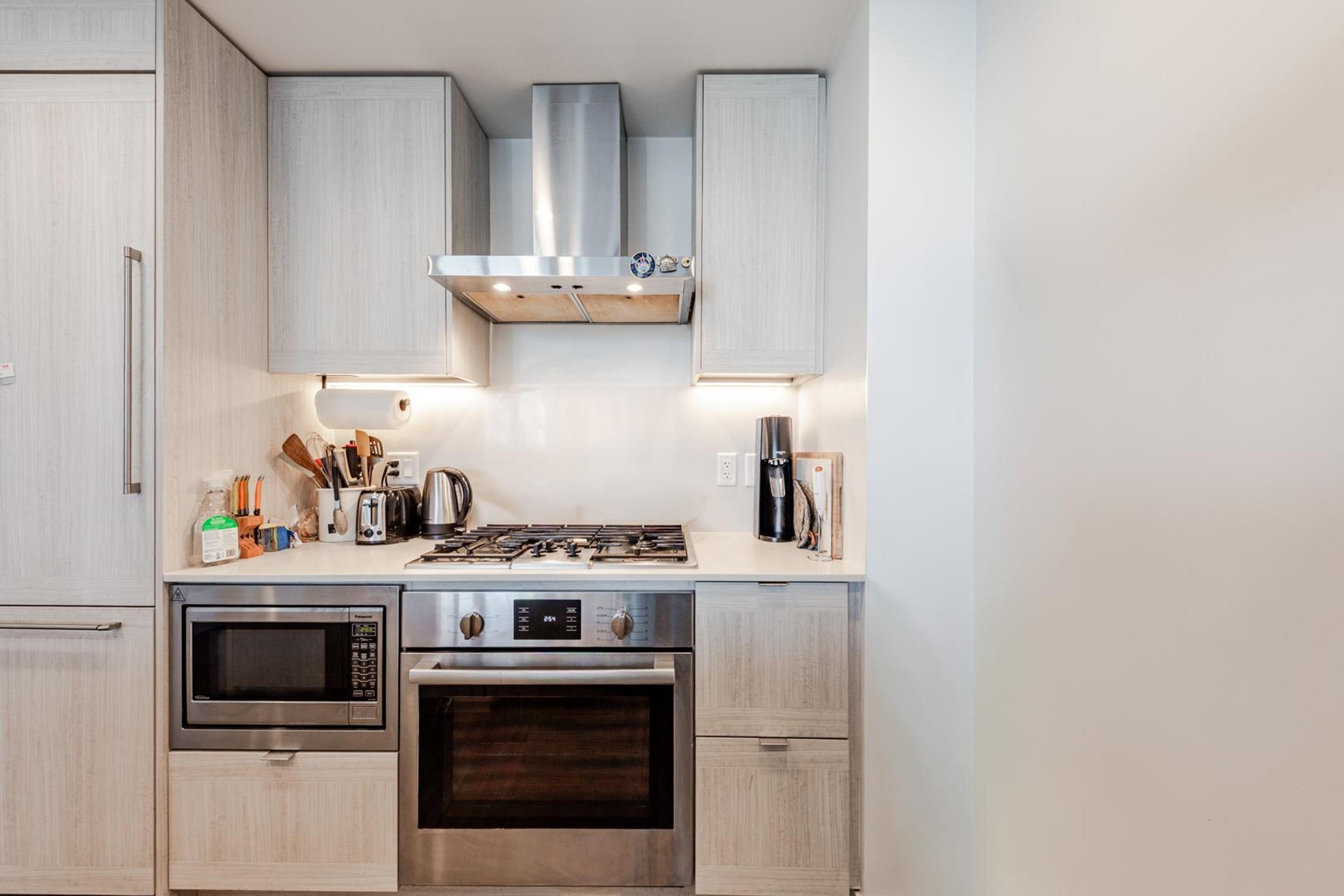 #1805 2311 BETA AVENUE - Image 7