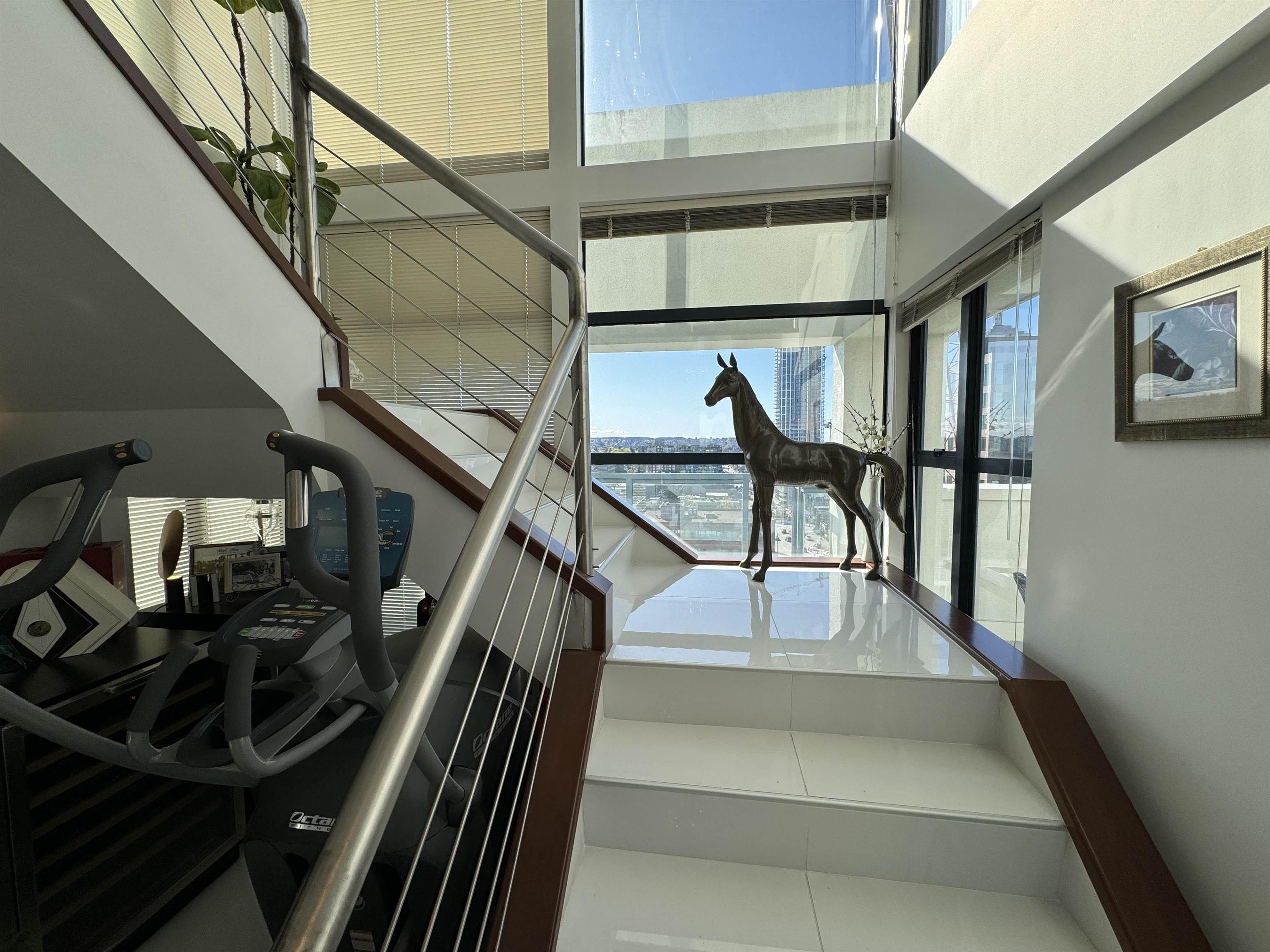 #PH 1268 W BROADWAY - Image 13