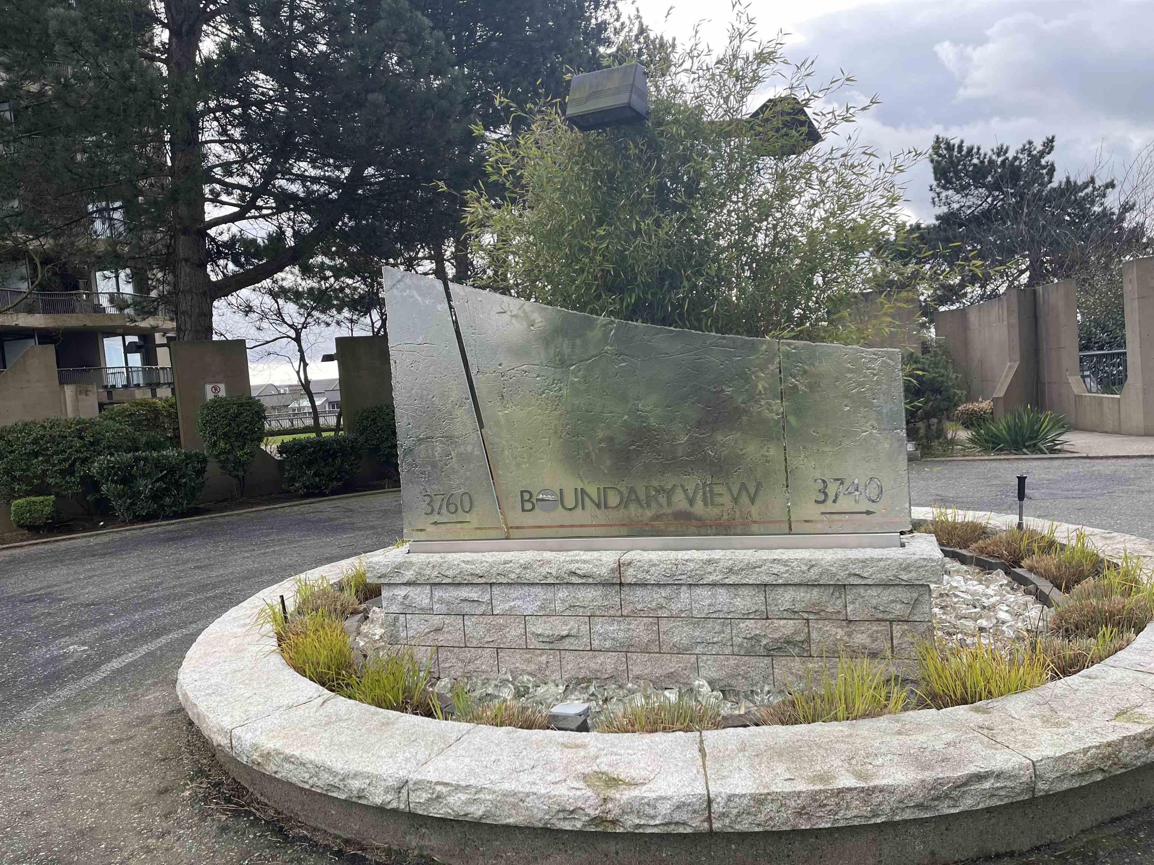 #206 3760 ALBERT STREET - Image 3