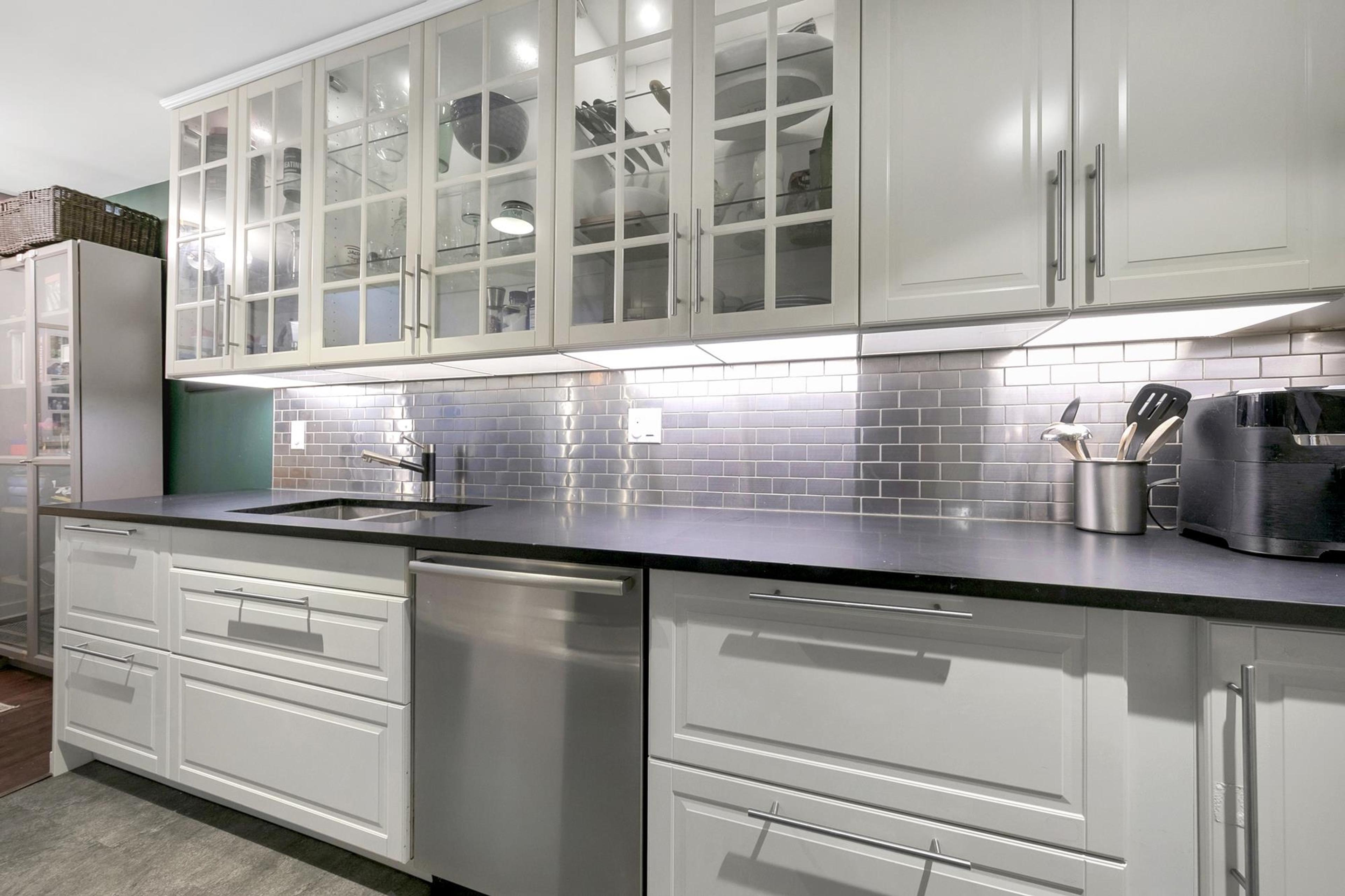 #326 9101 HORNE STREET - Image 2