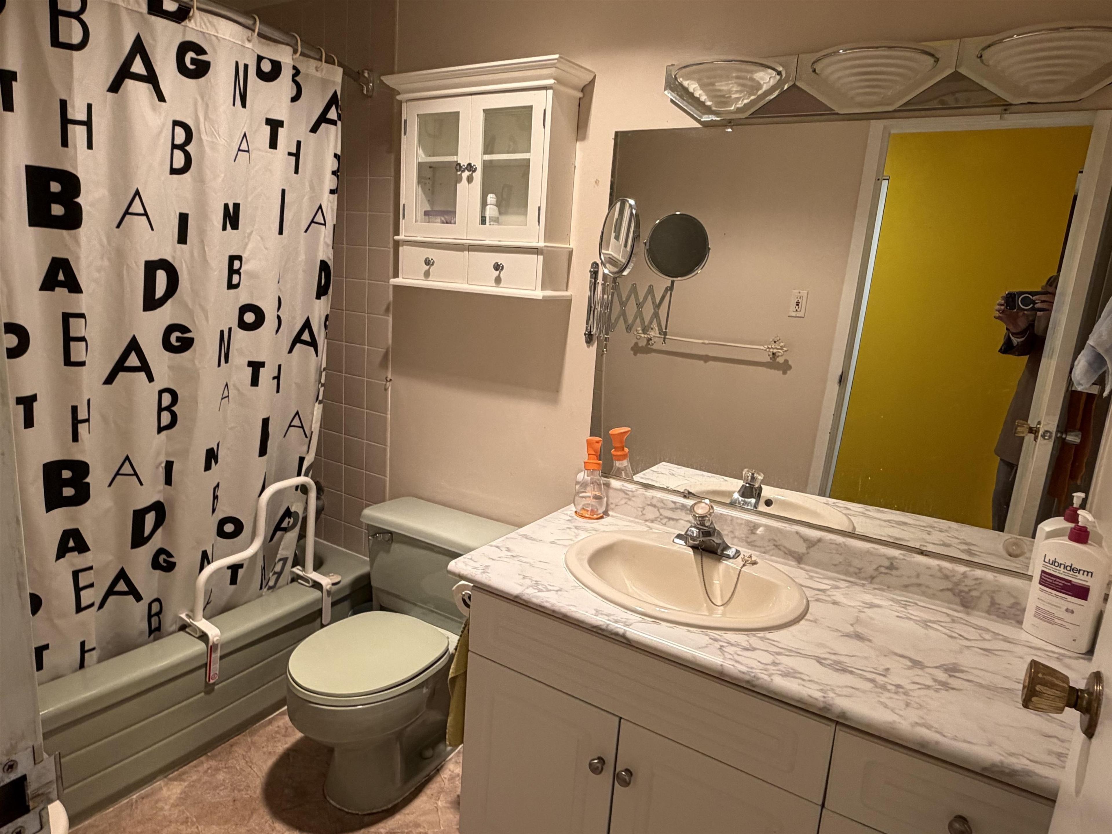 #109 3925 KINGSWAY - Image 9