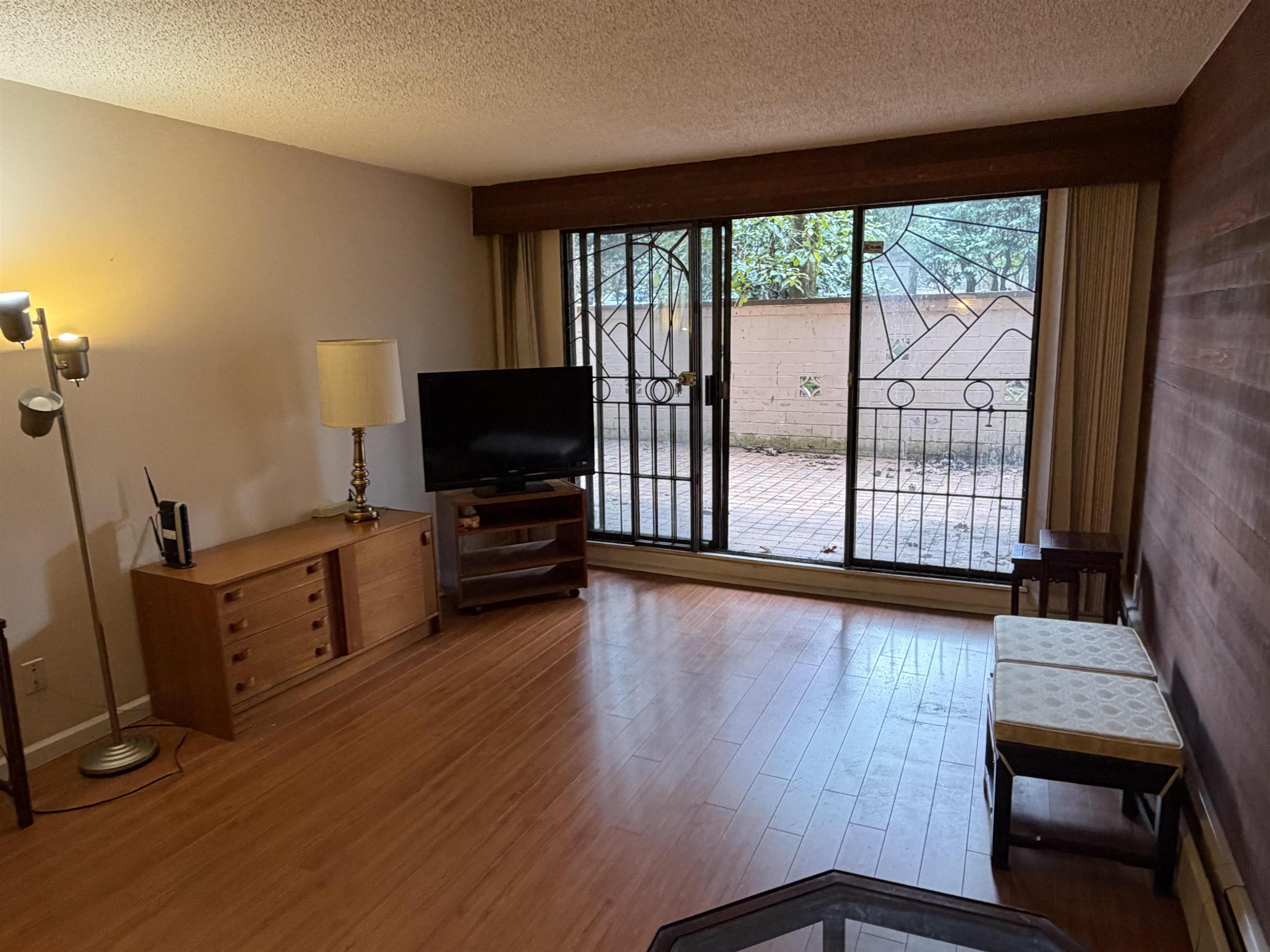 #109 3925 KINGSWAY - Image 4