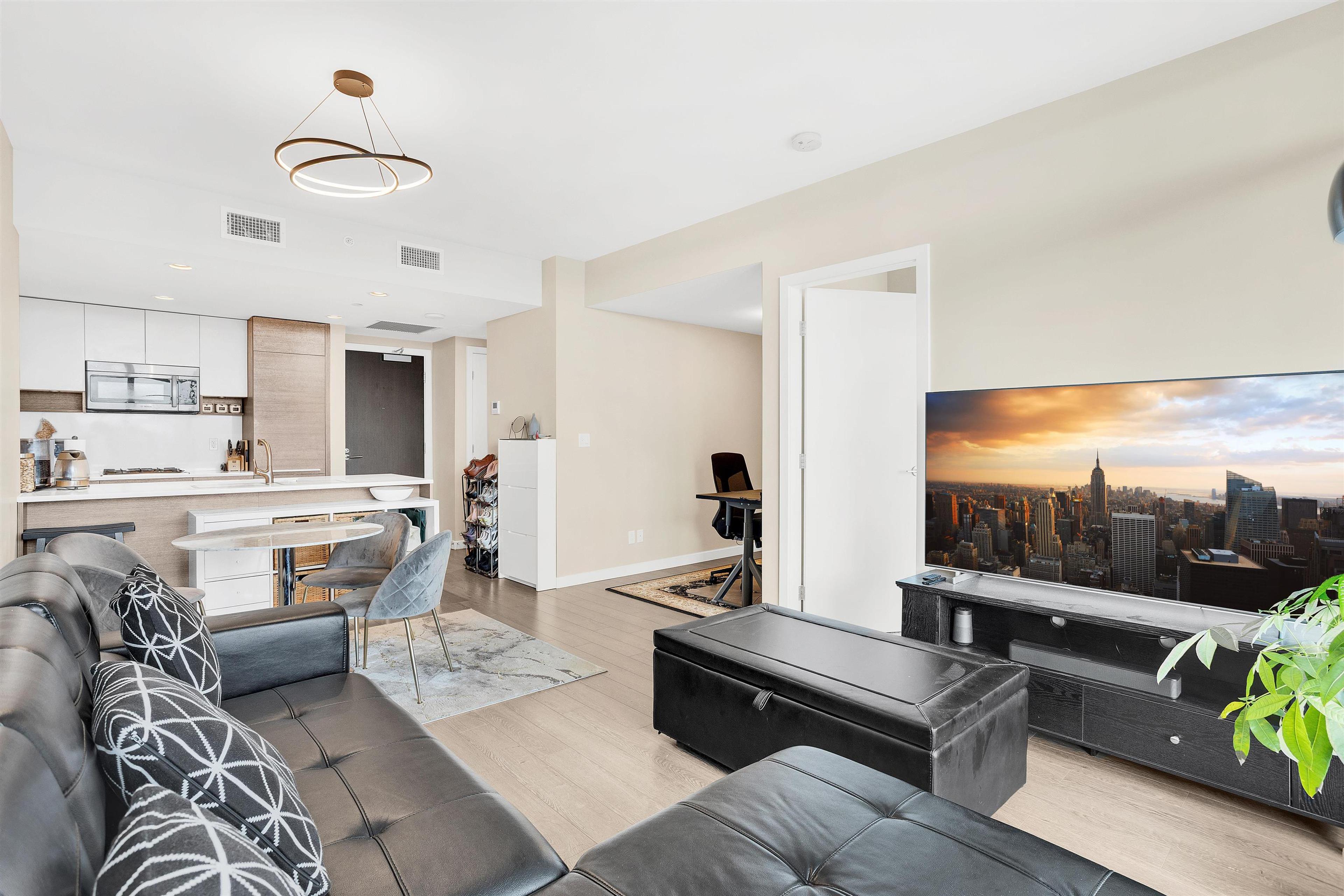 #1807 4485 SKYLINE DRIVE - Image 5