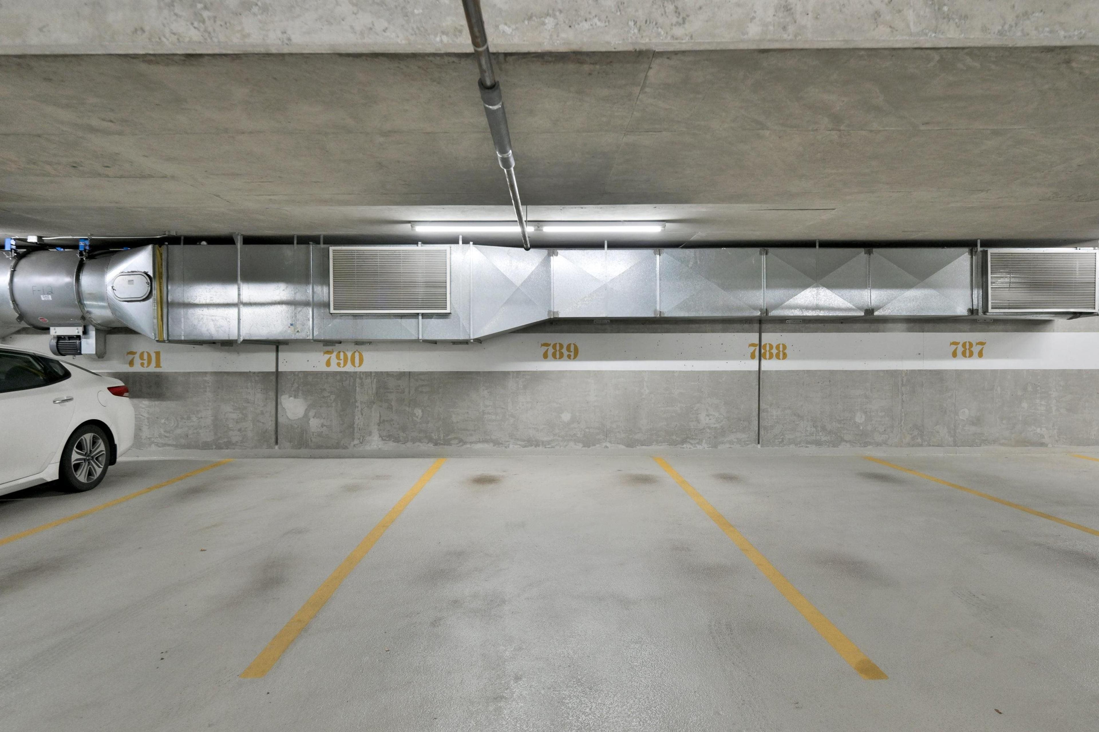 #2508 7063 HALL AVENUE - Image 14