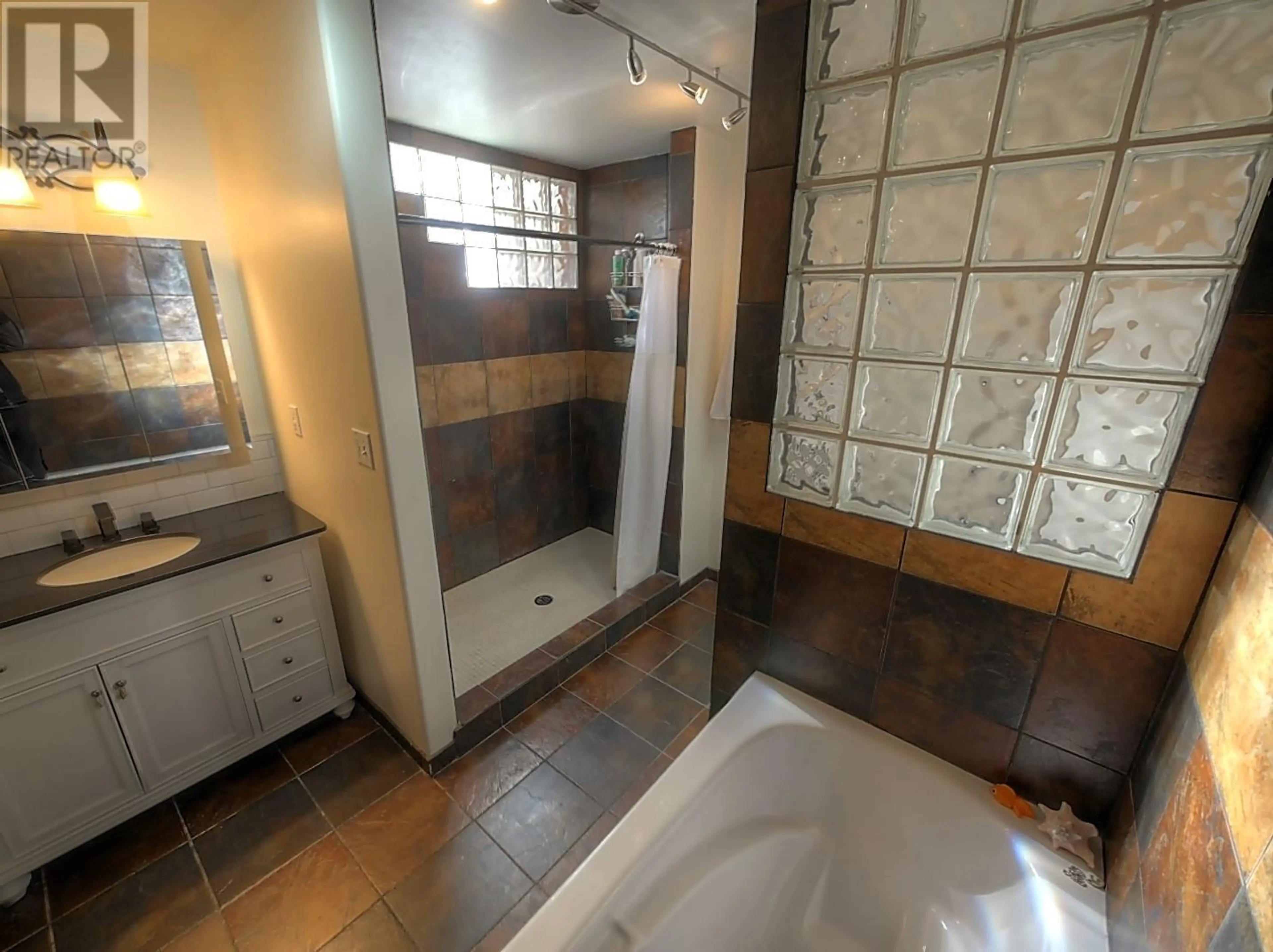 Property at 504 CENTRE STREET, Kaslo, BC