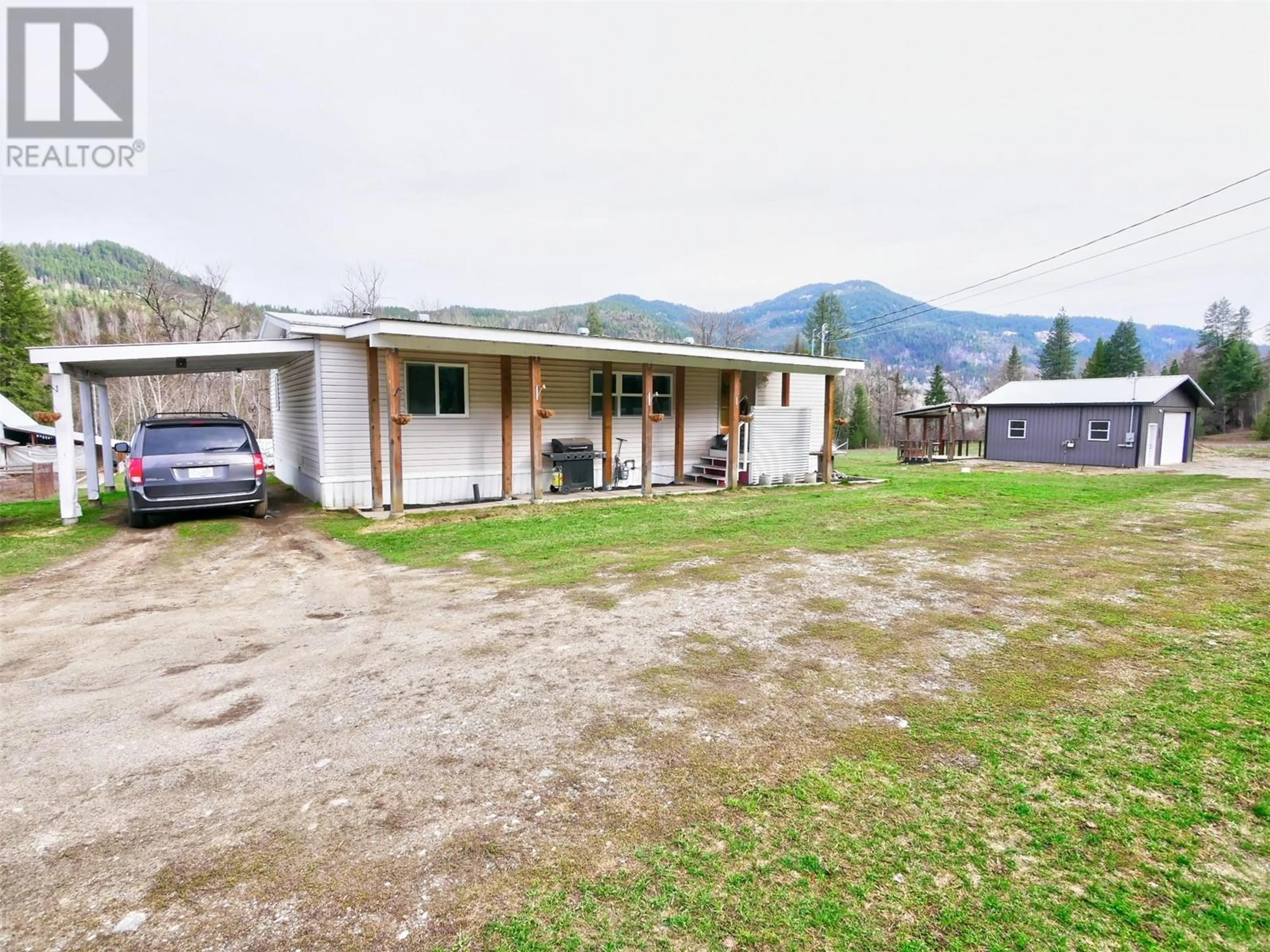 Property at 1410 HIGHWAY 3B, Montrose, BC
