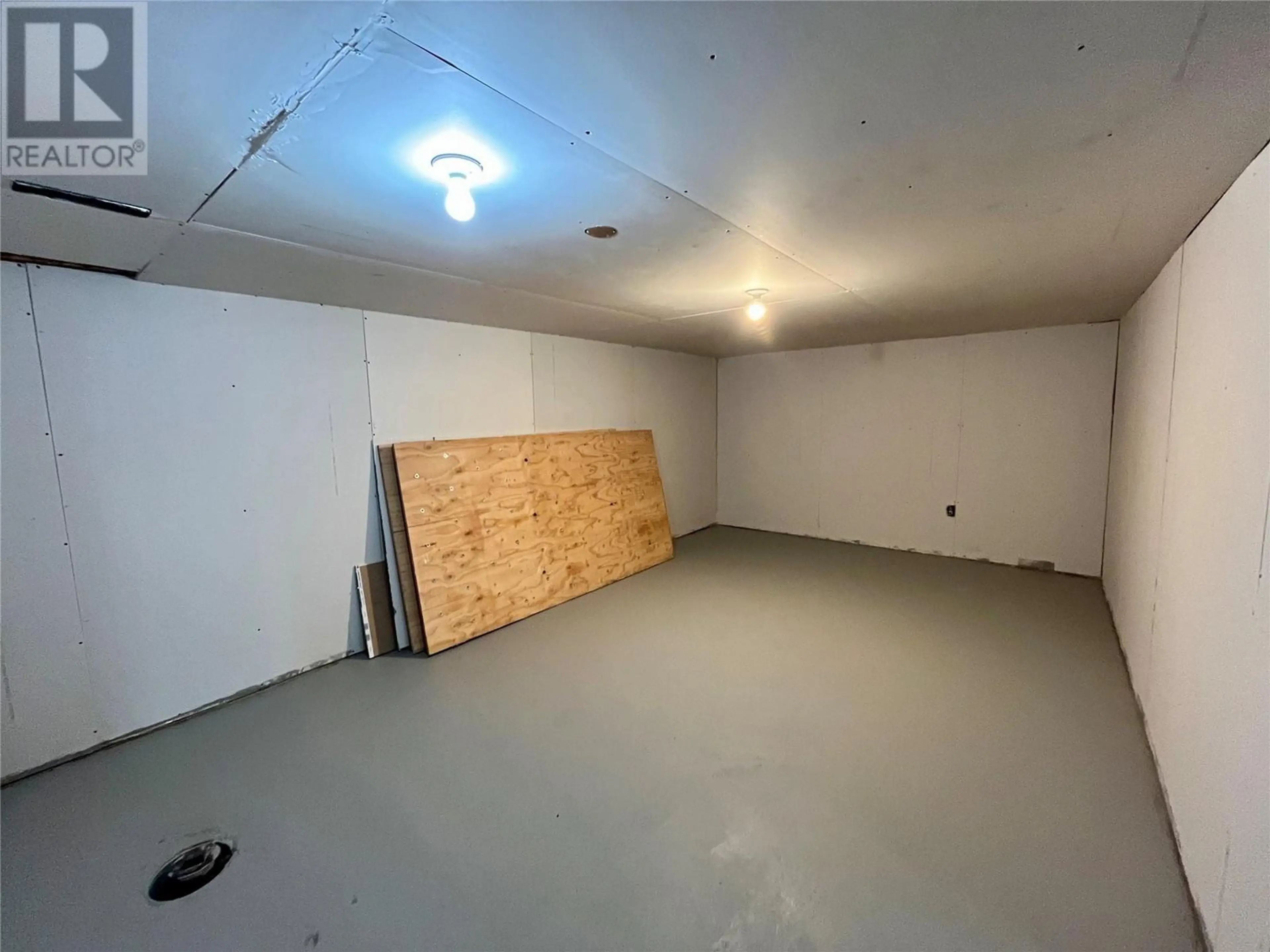 Property at 140 SPRUCE AVENUE, Tumbler Ridge, BC