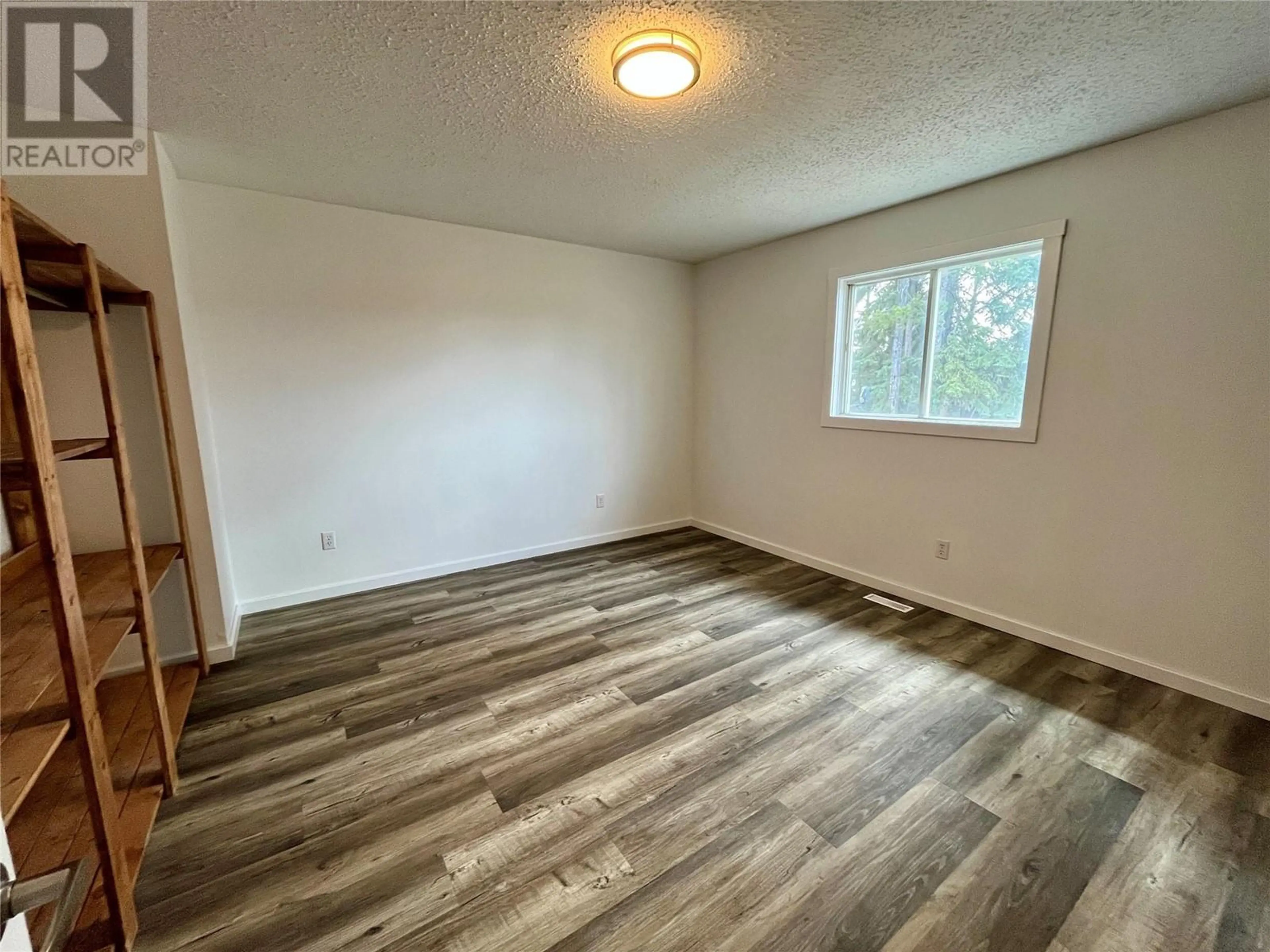 Property at 140 SPRUCE AVENUE, Tumbler Ridge, BC