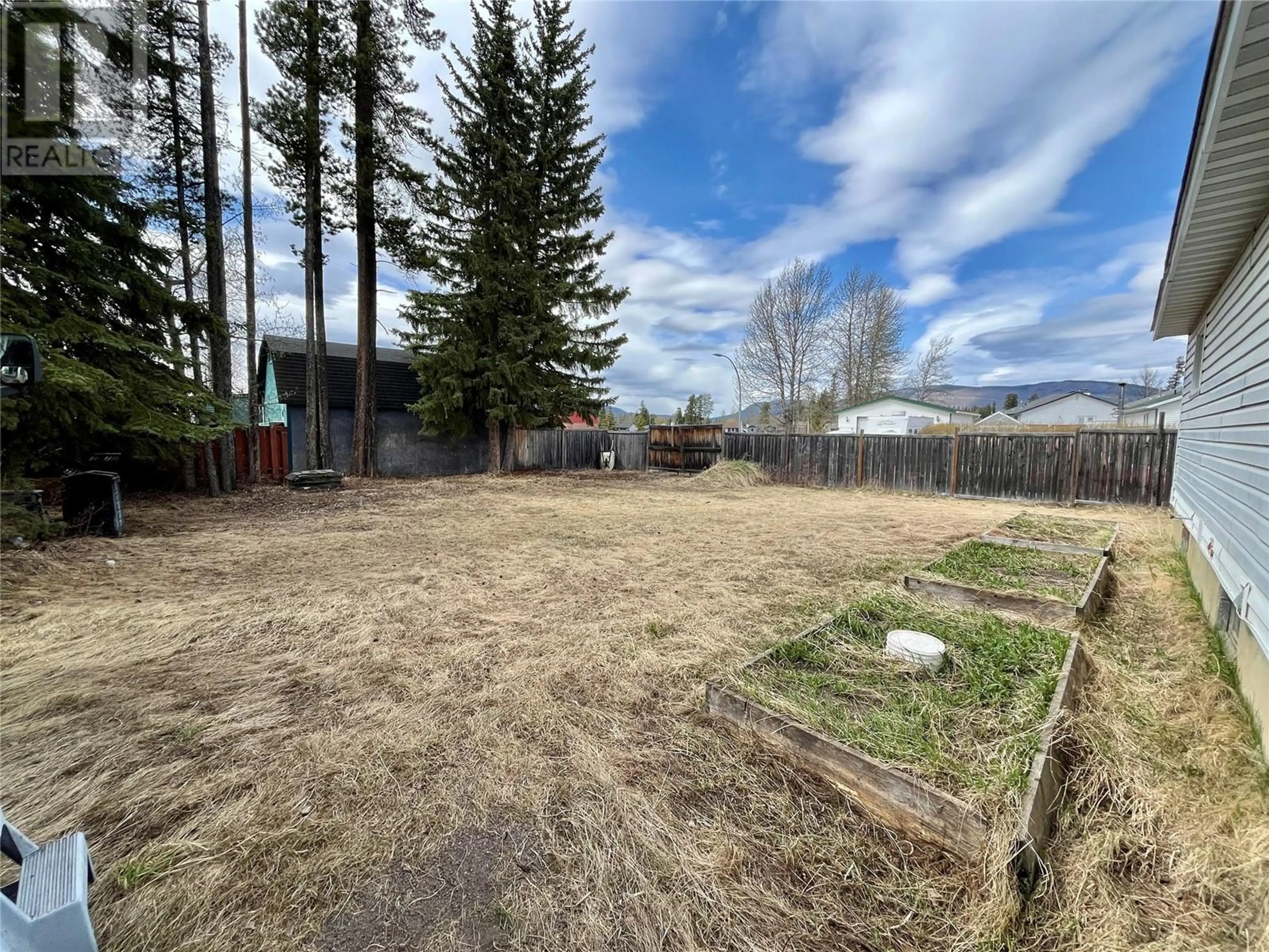 Property at 140 SPRUCE AVENUE, Tumbler Ridge, BC