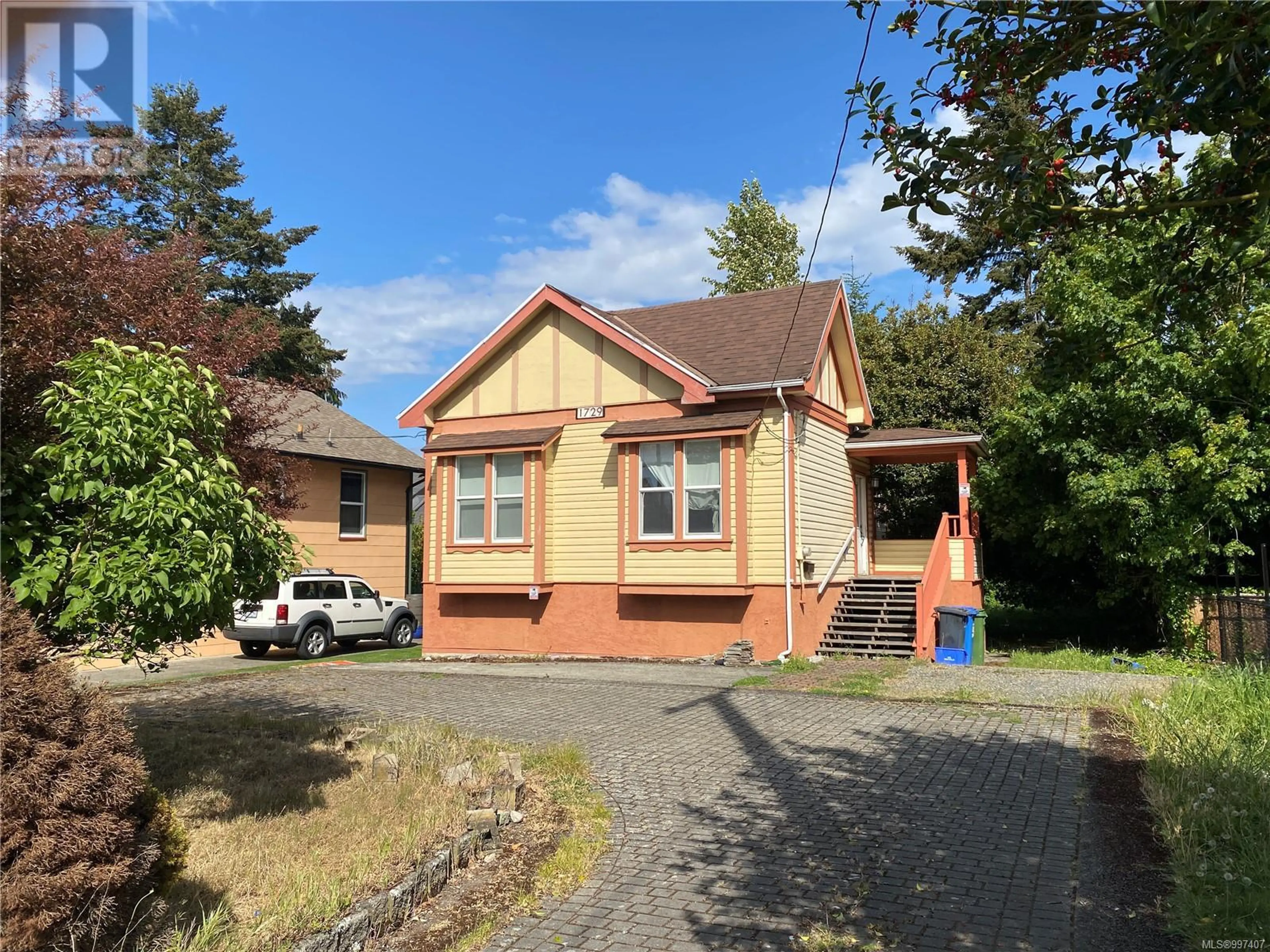Property at 1729 FOUL BAY RD, Oak Bay, BC