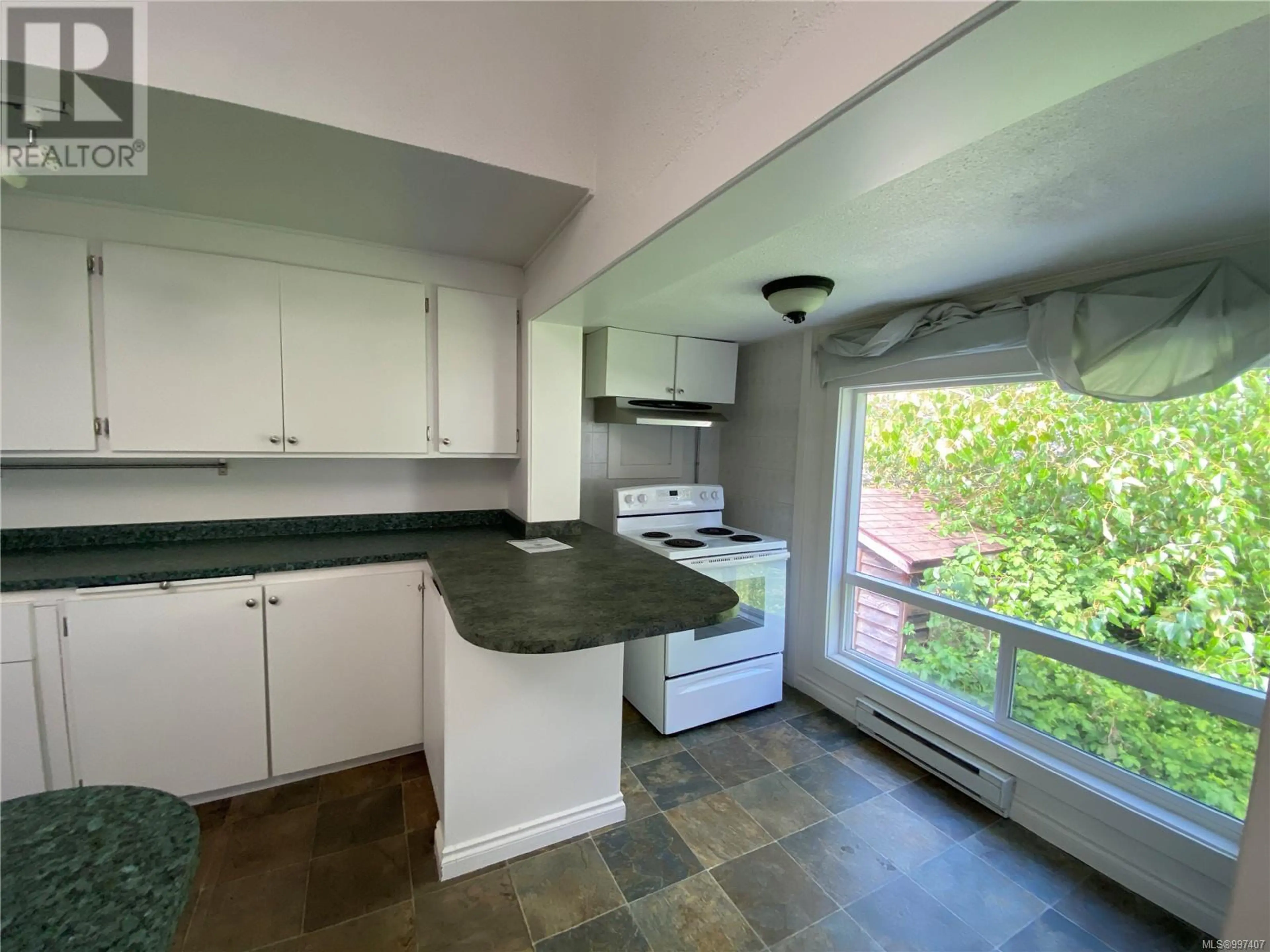 Property at 1729 FOUL BAY RD, Oak Bay, BC