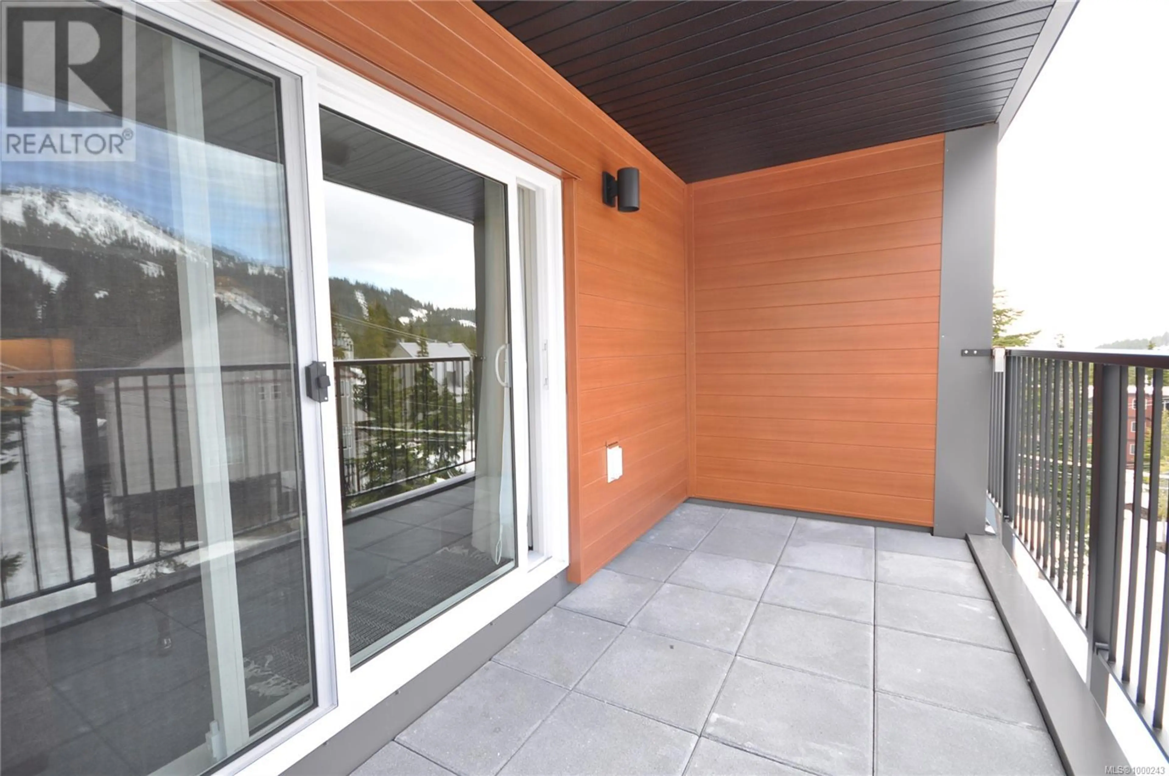 Property at #307 695 CASTLE CRAG CRES, Courtenay, BC