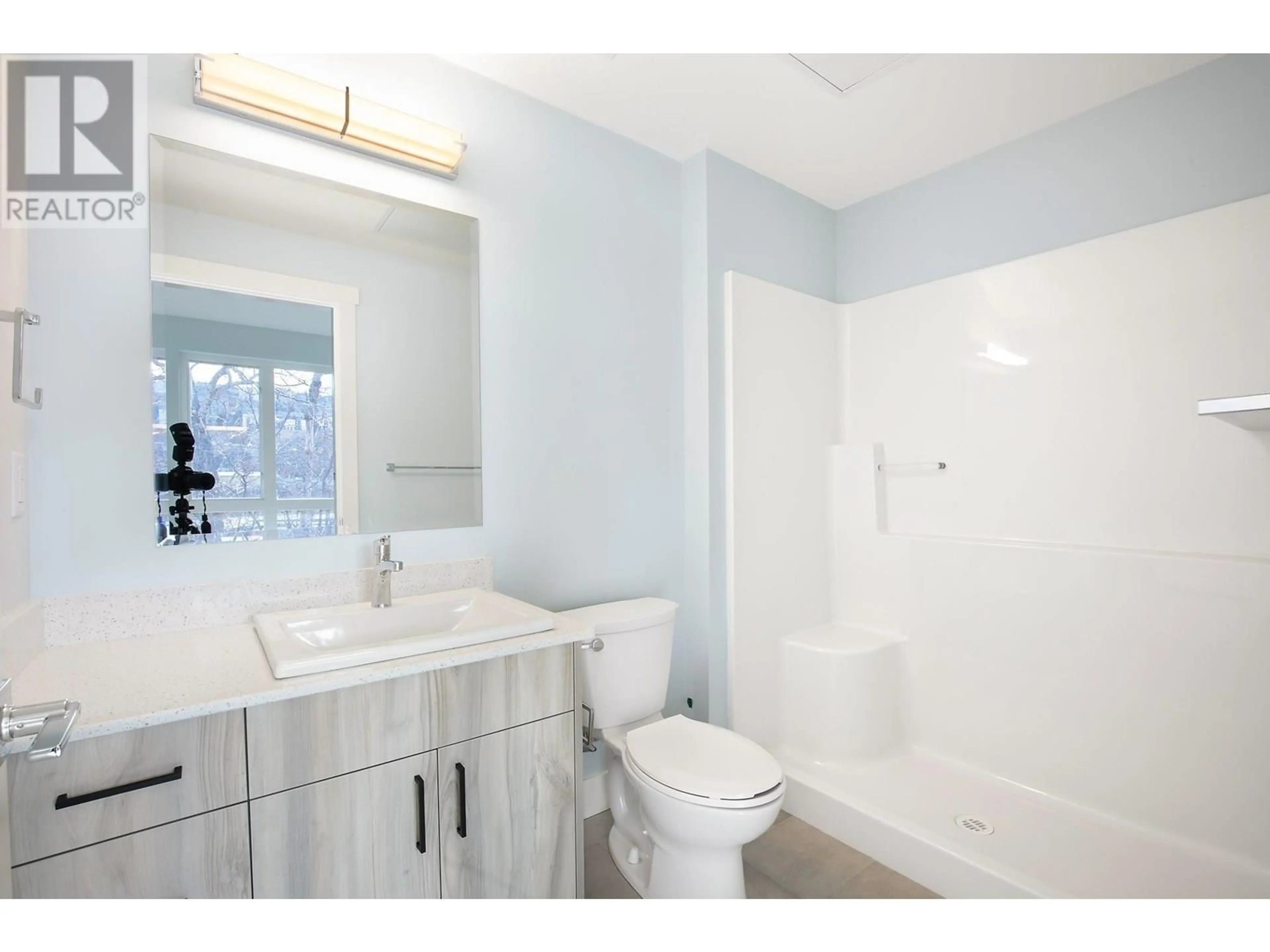 Property at #204 215 ROYAL AVENUE, Kamloops, BC