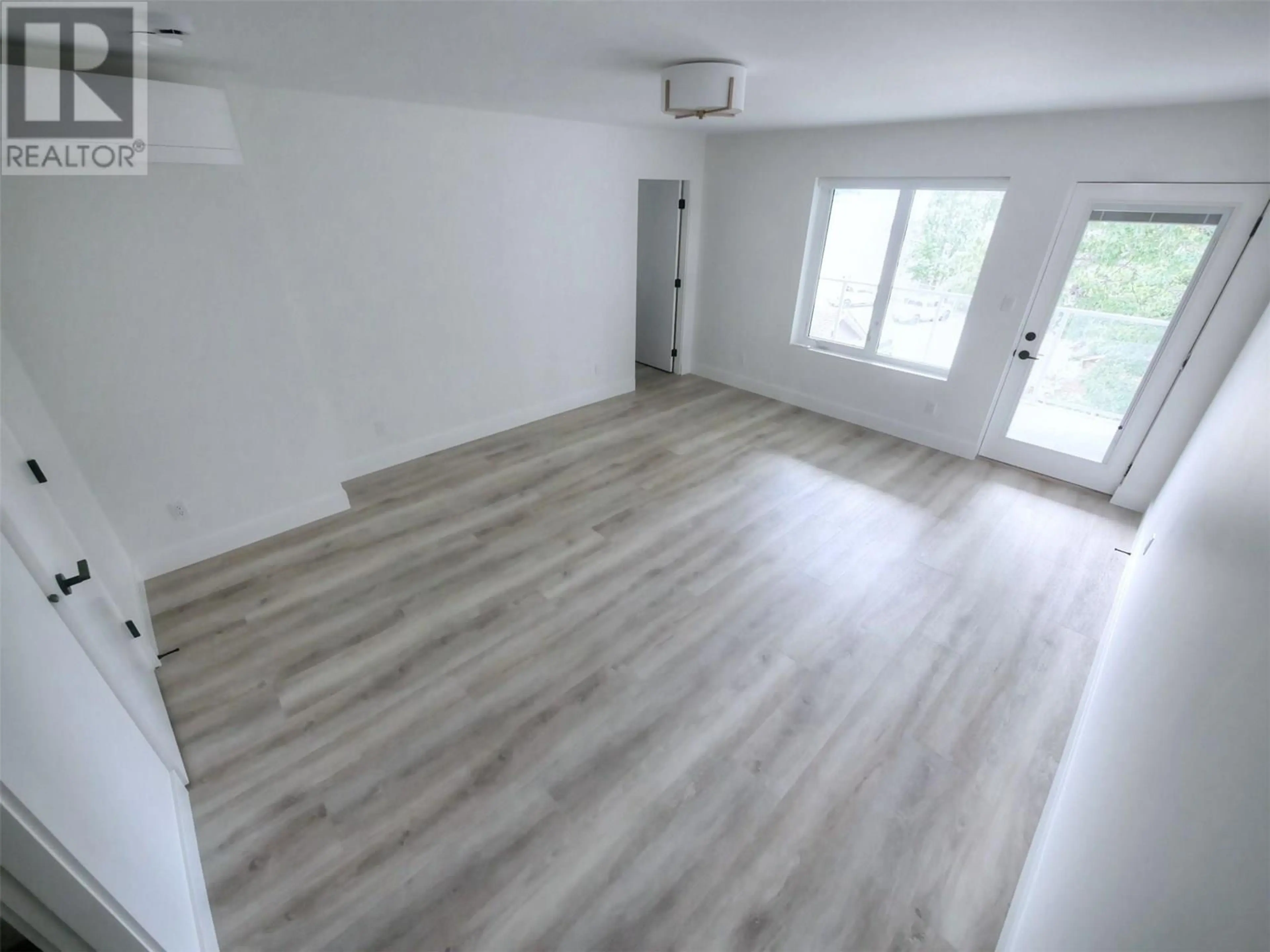 Property at #3 88 NELSON AVENUE S, Nakusp, BC