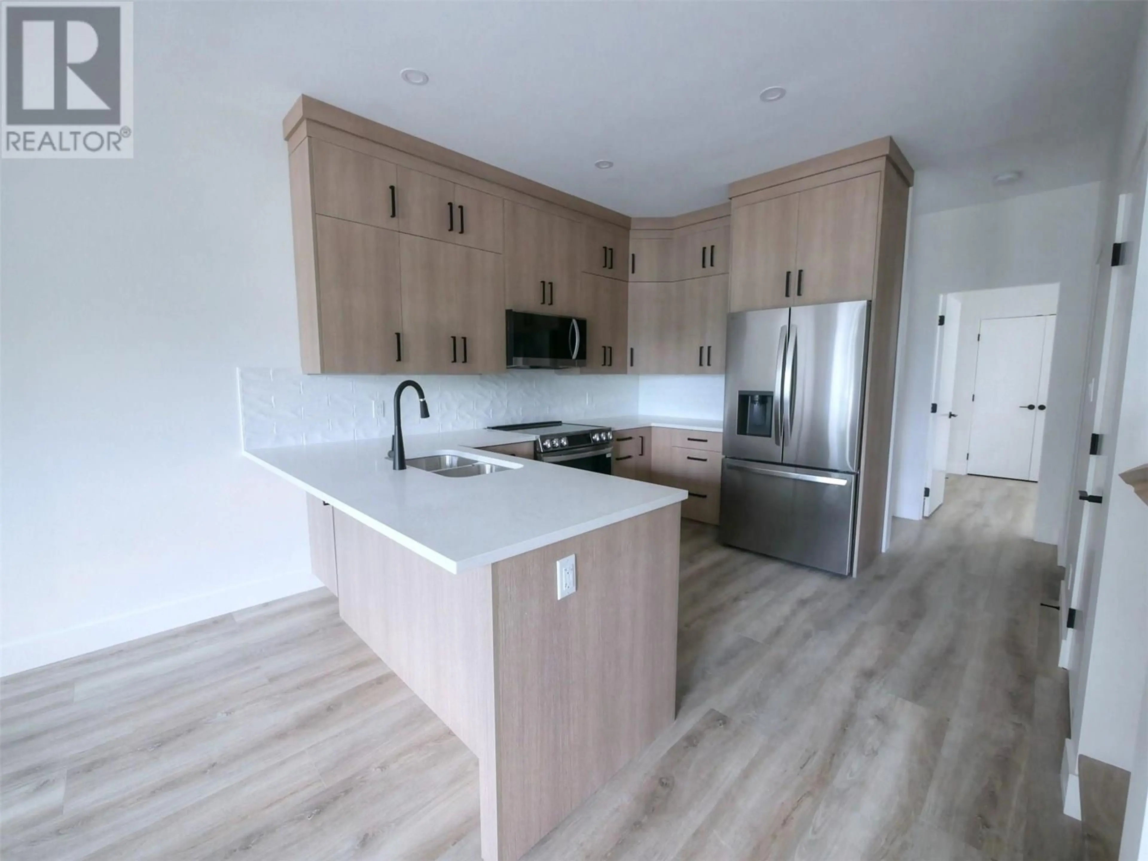 Property at #3 88 NELSON AVENUE S, Nakusp, BC