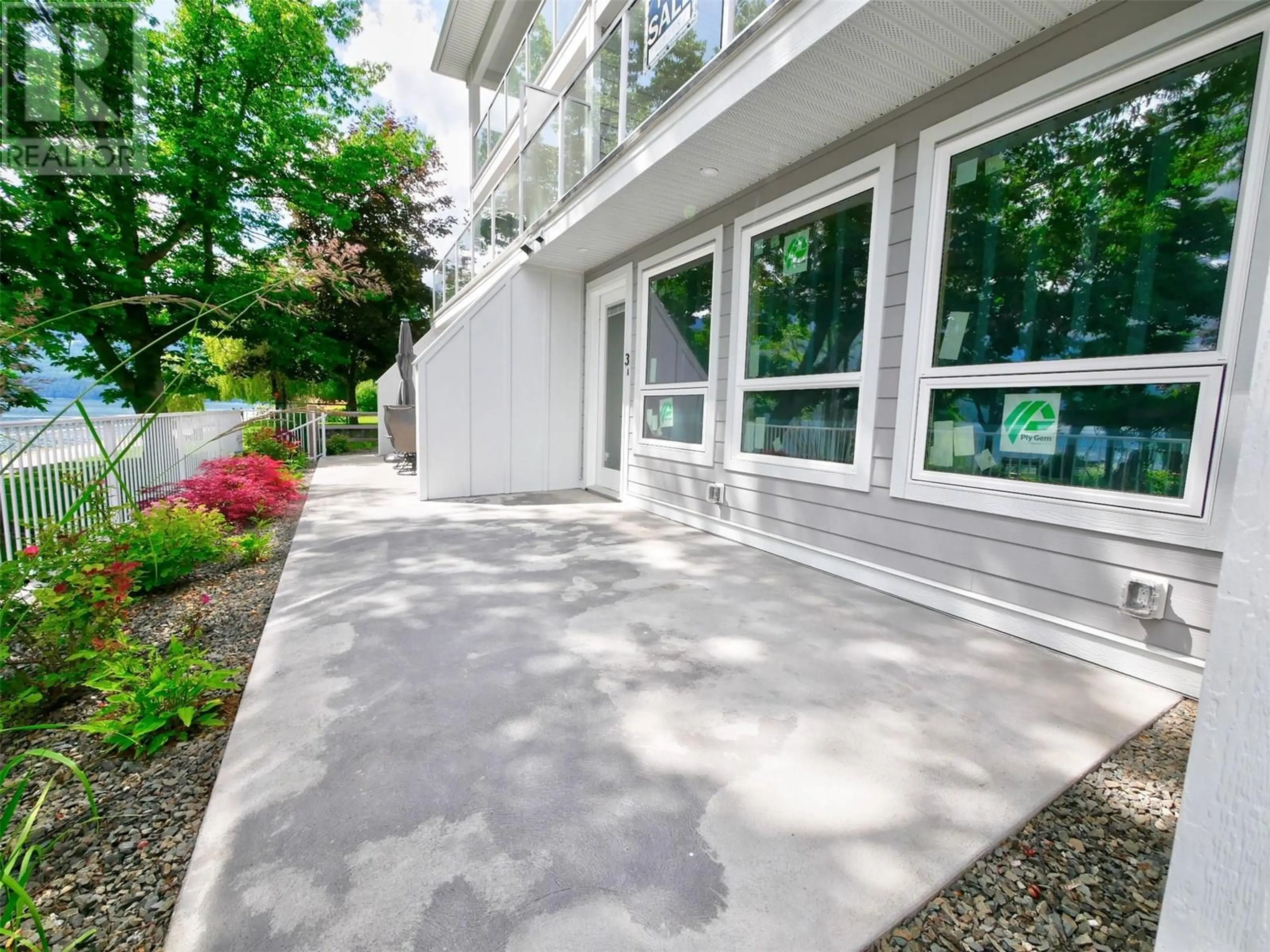 Property at #3 88 NELSON AVENUE S, Nakusp, BC