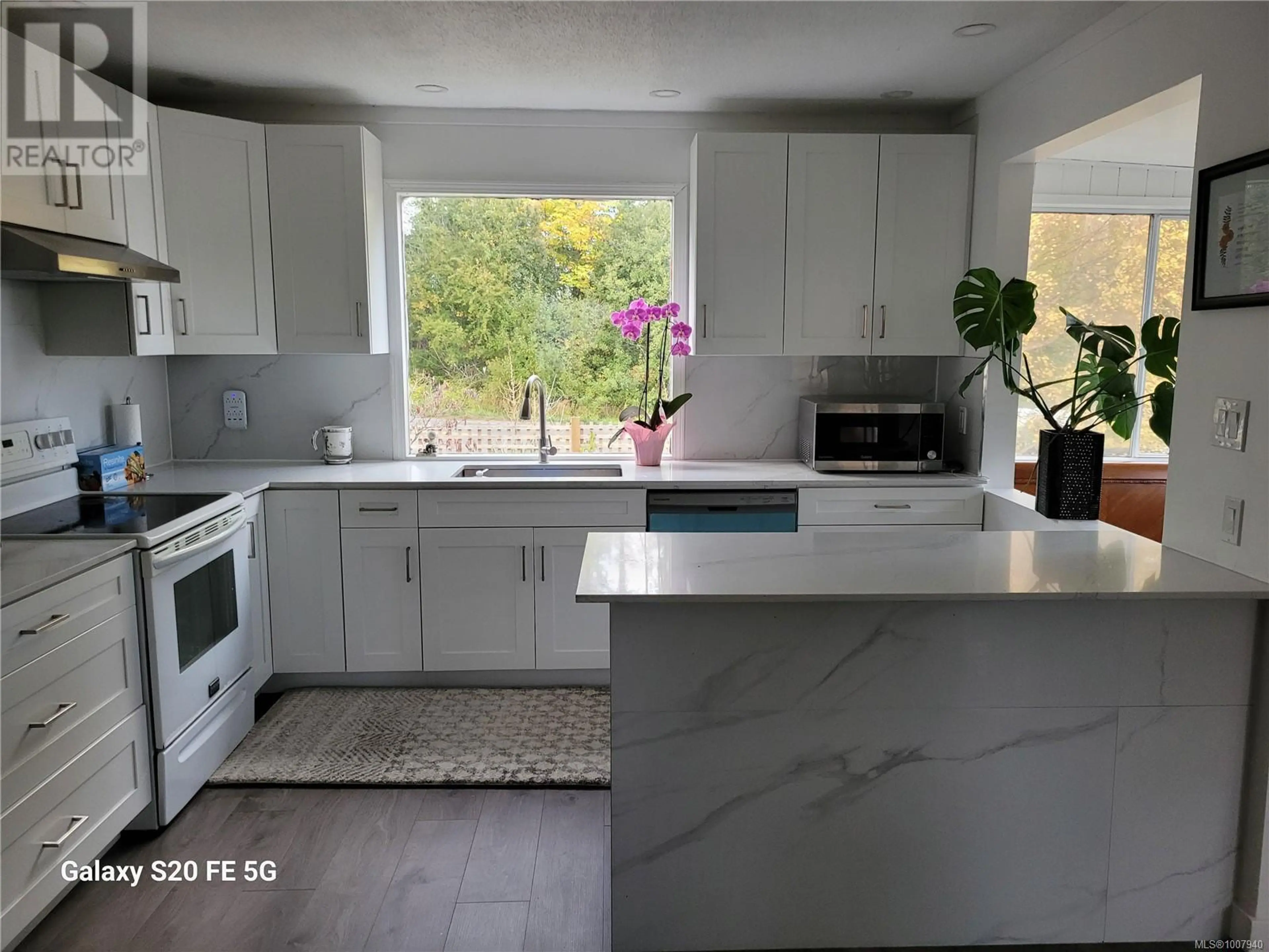 Property at 1558 CHAPLIN ST, Crofton, BC