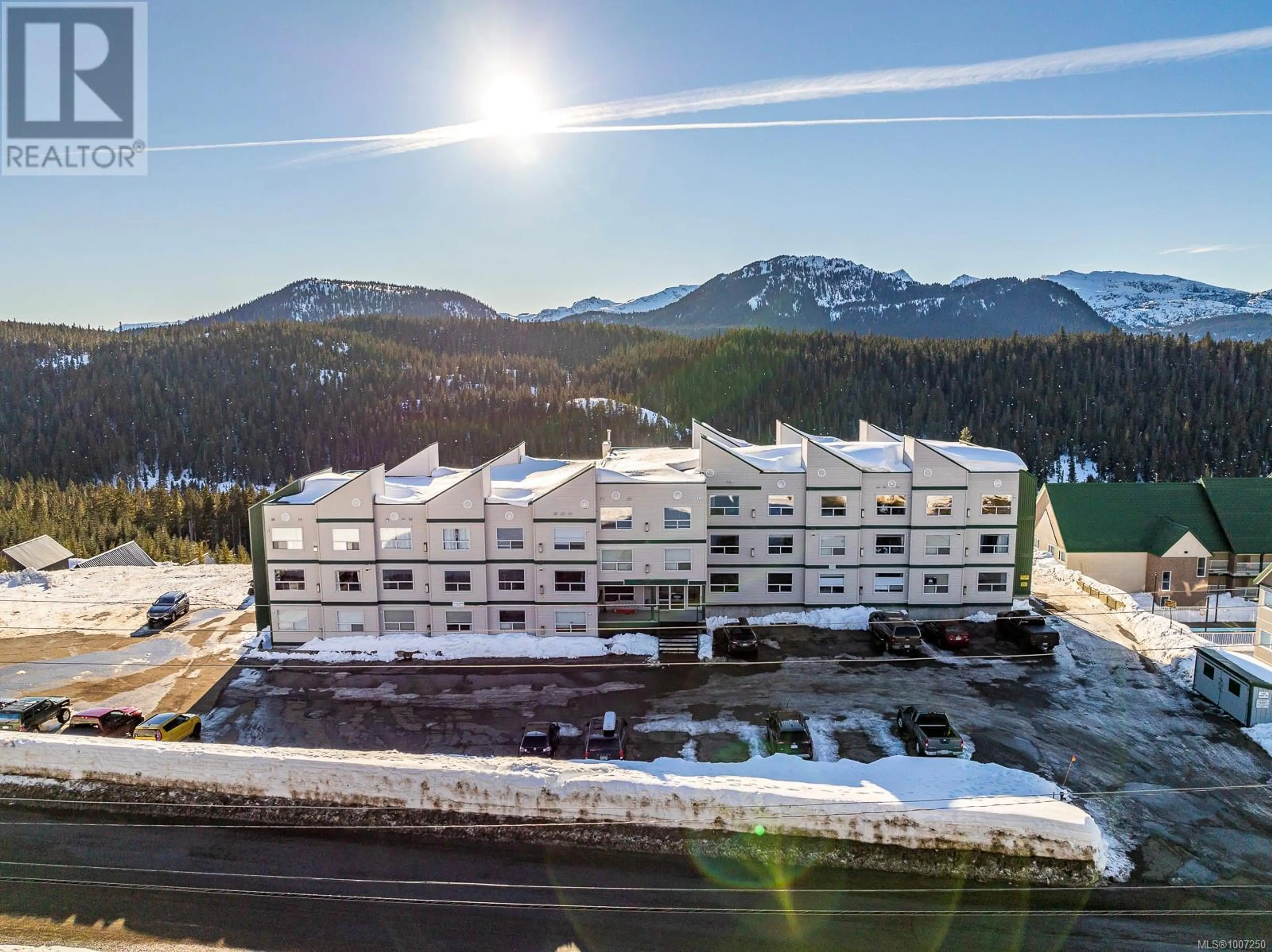 Property at #111 1105 HENRY RD, Courtenay, BC