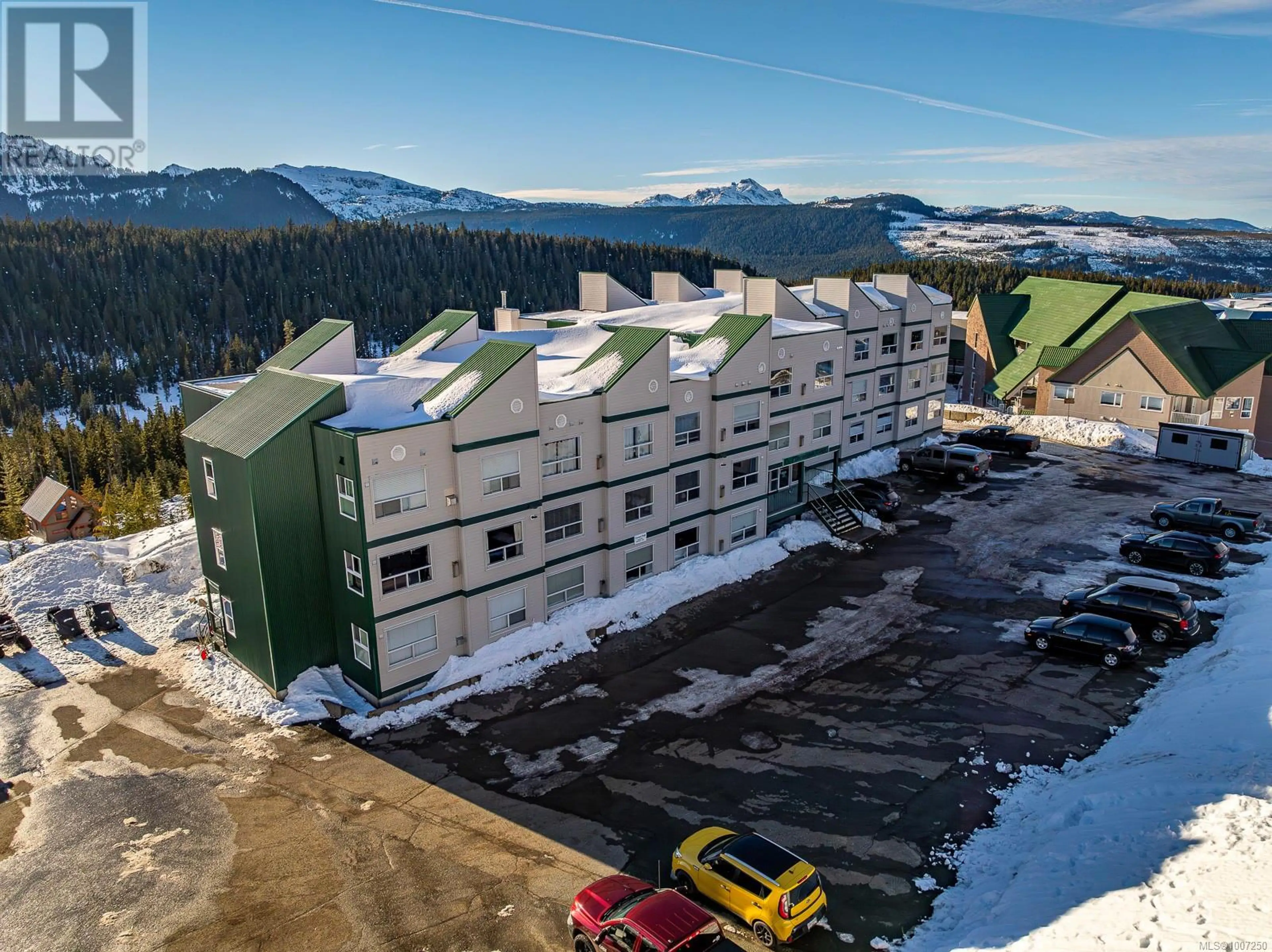 Property at #111 1105 HENRY RD, Courtenay, BC