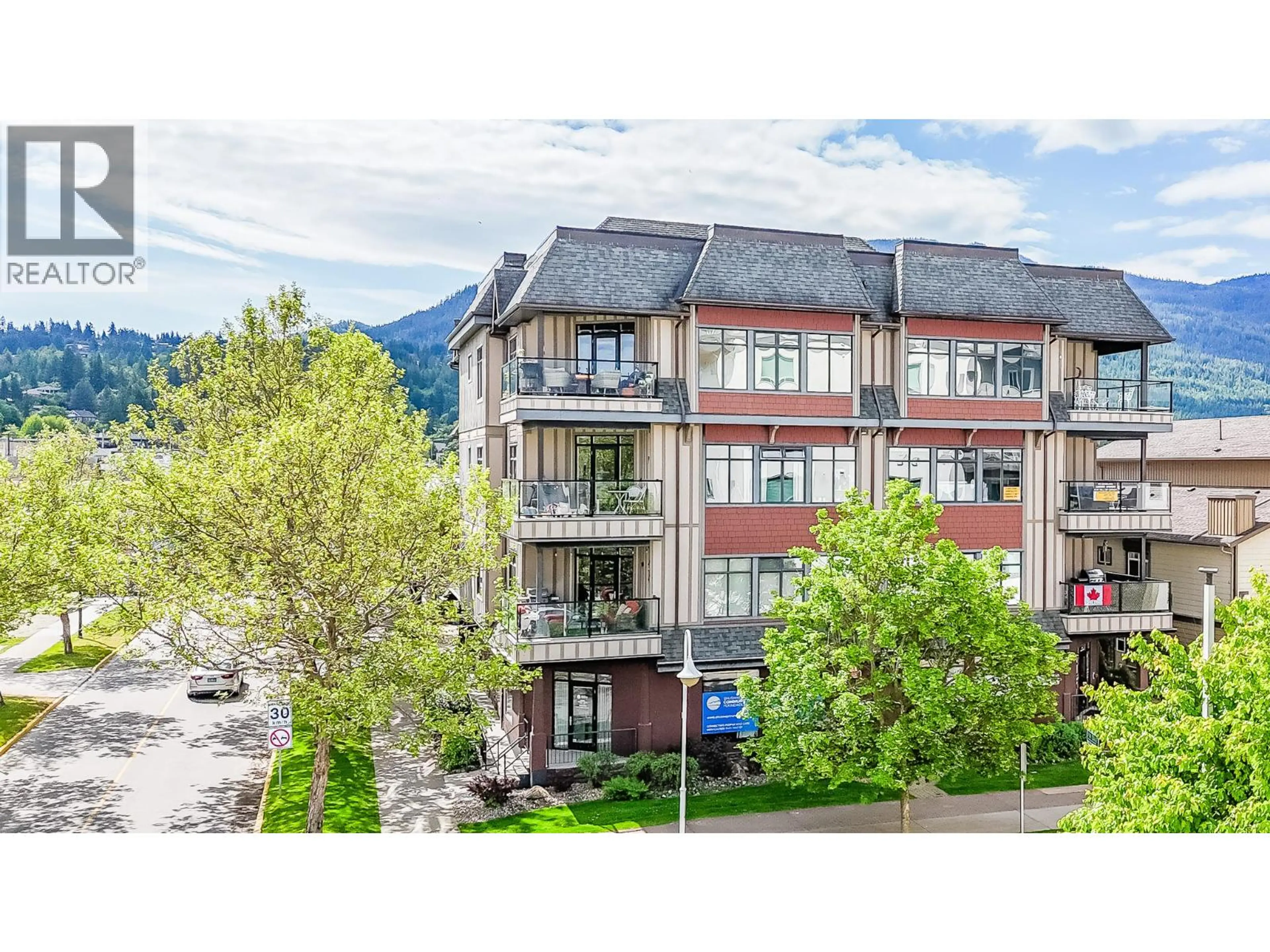 Property at #302 160 HARBOURFRONT DRIVE, Salmon Arm, BC