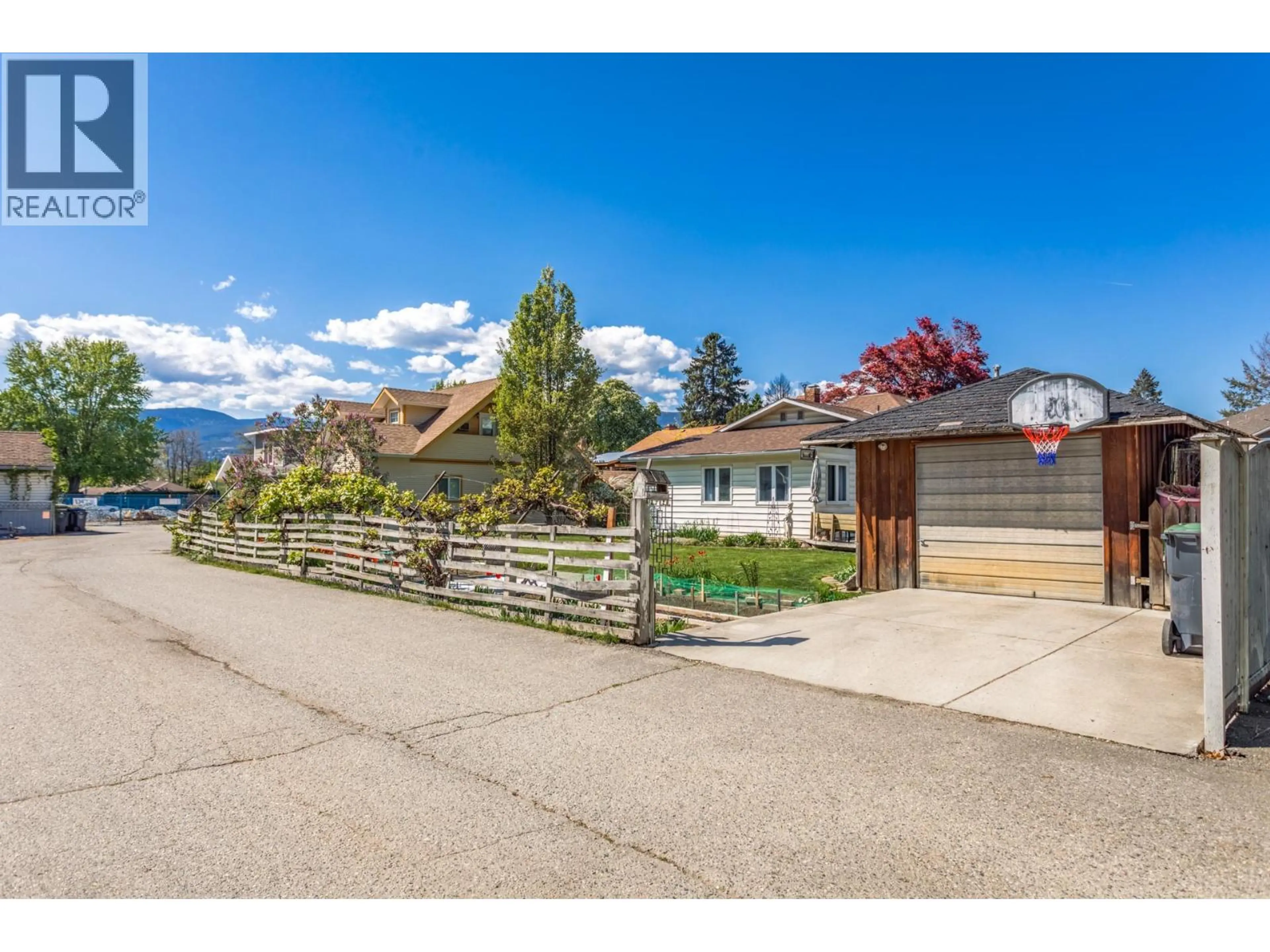 Property at 607 GLENWOOD AVENUE, Kelowna, BC