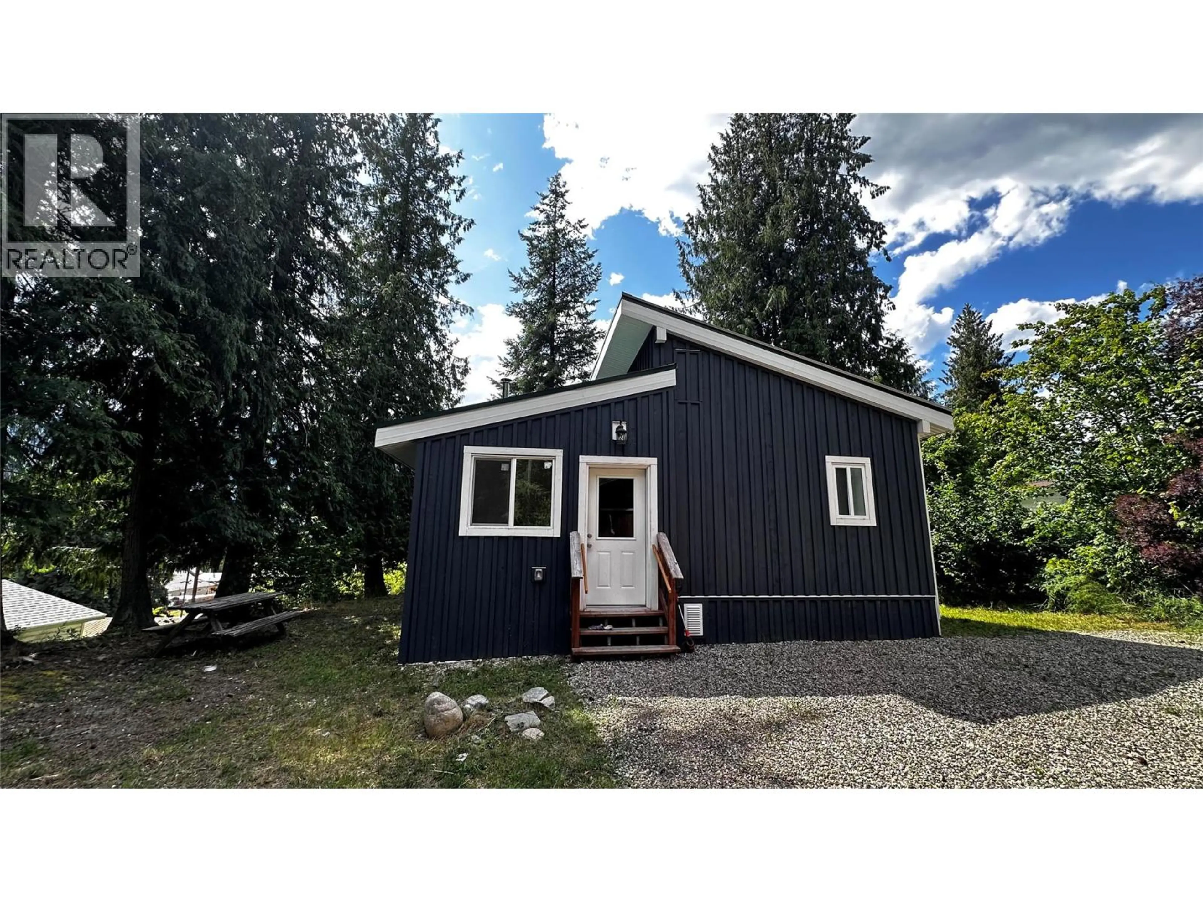 Property at 811 VICTORIA STREET, New Denver, BC