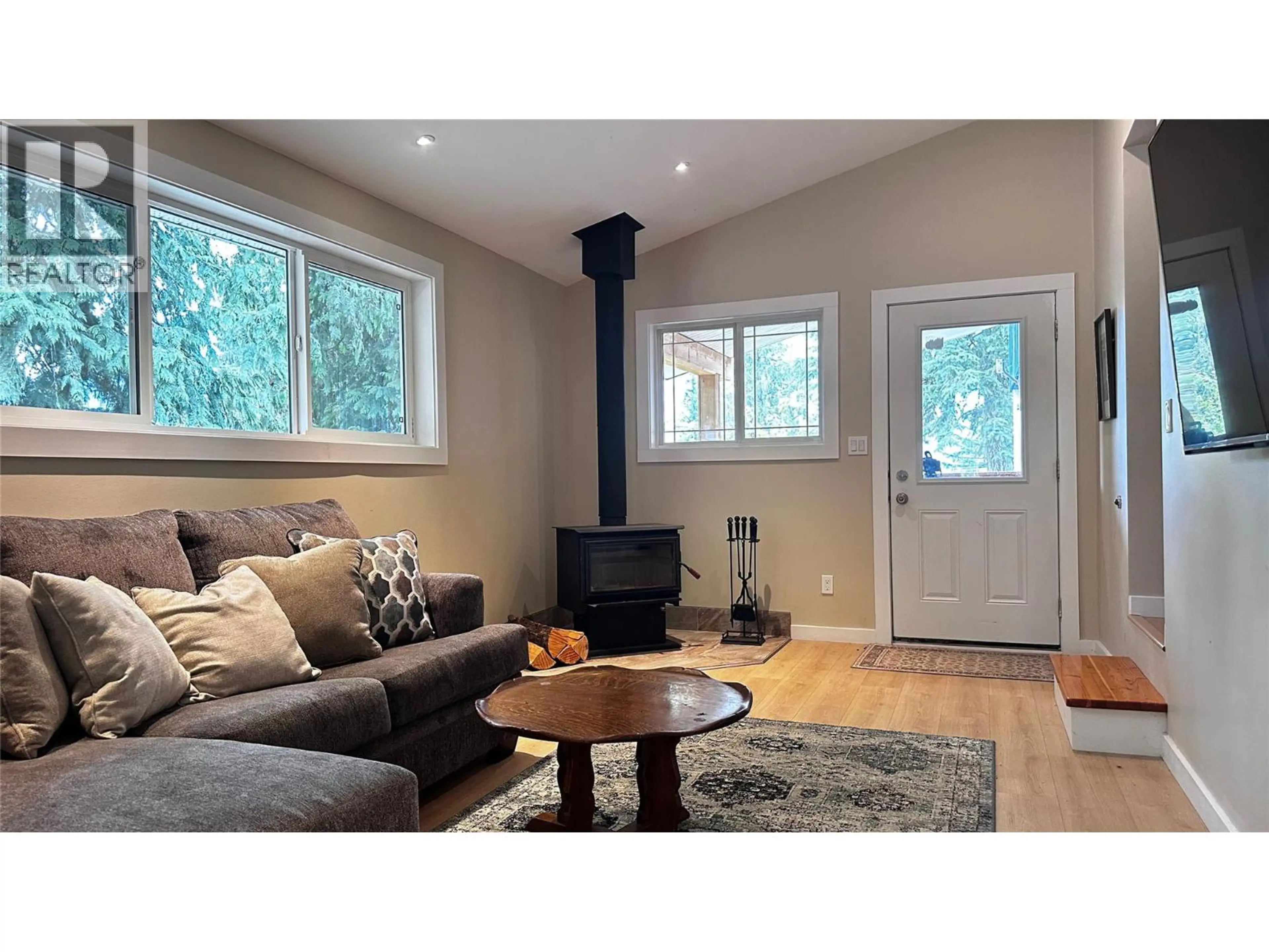 Property at 811 VICTORIA STREET, New Denver, BC