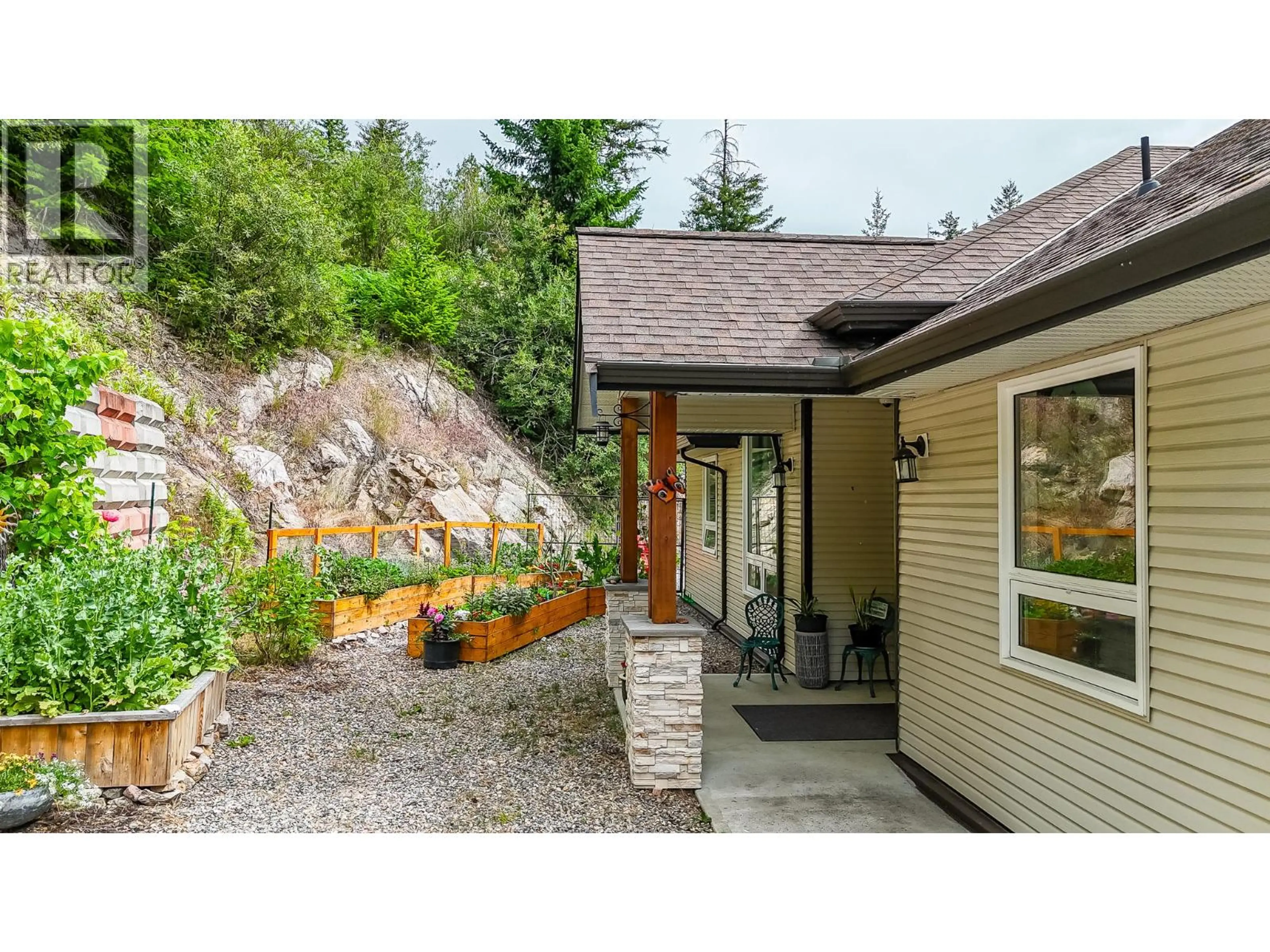 Property at 5694 TRANS CANADA HIGHWAY NW, Salmon Arm, BC