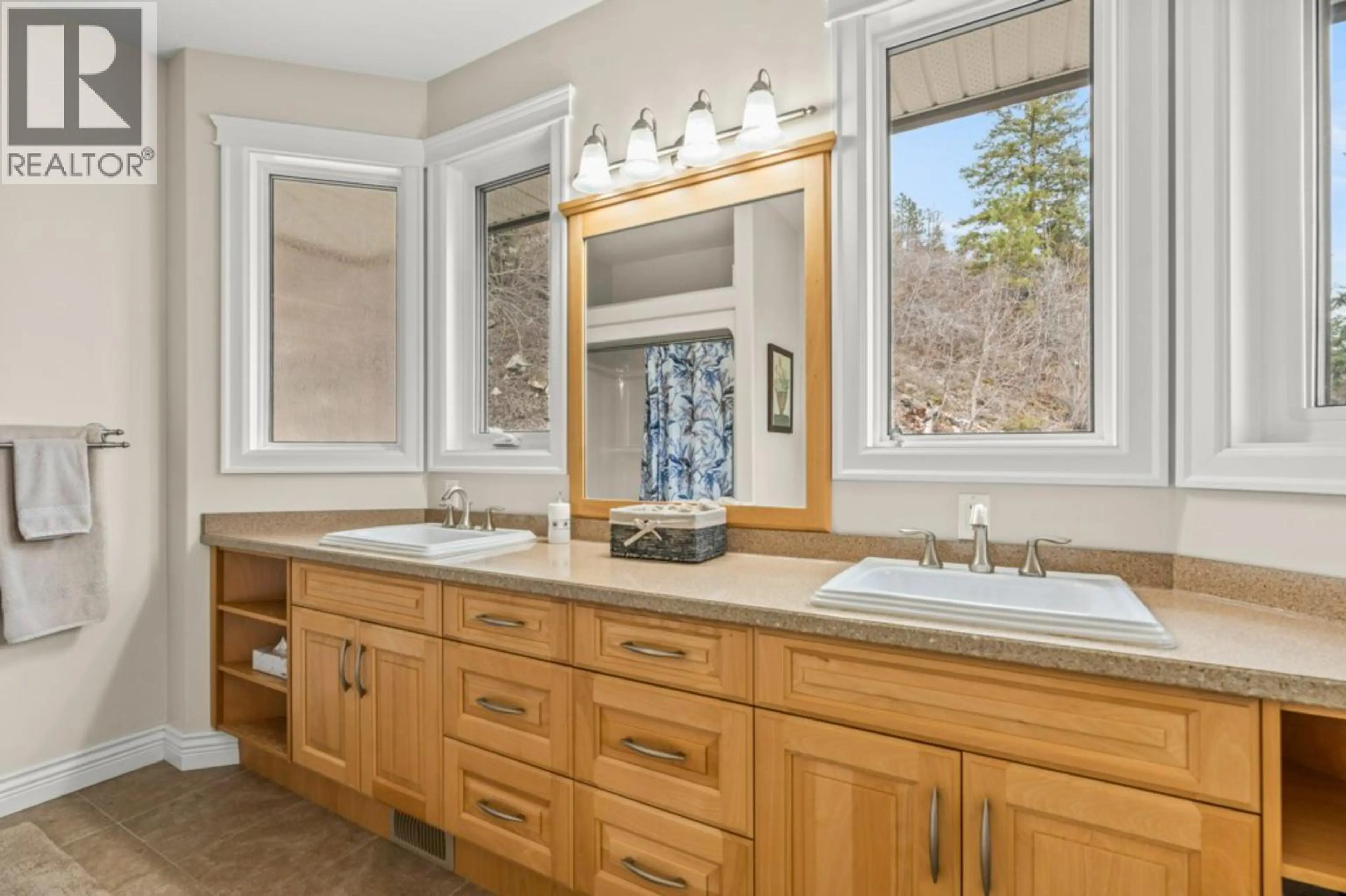 Property at 5694 TRANS CANADA HIGHWAY NW, Salmon Arm, BC